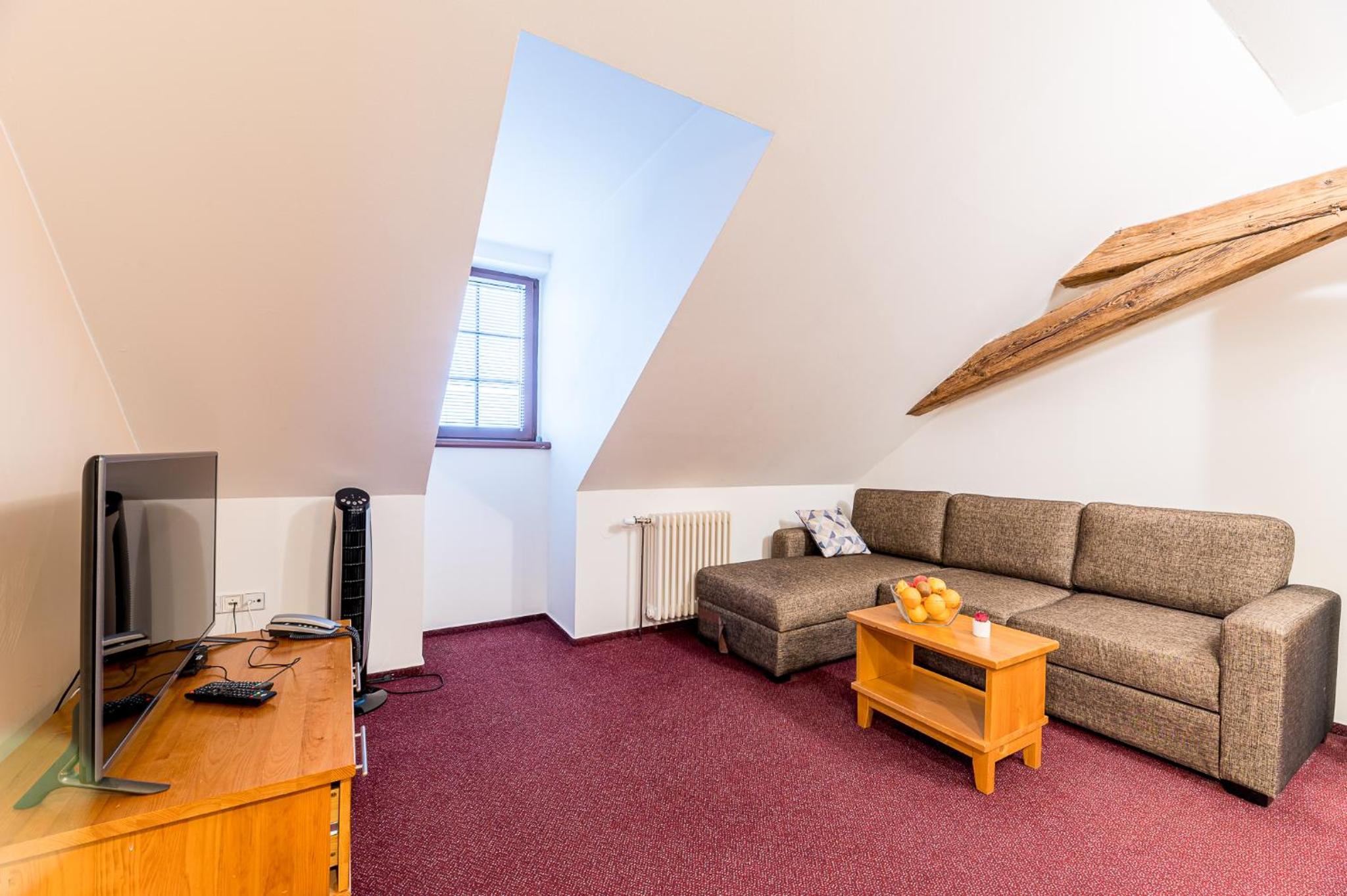 Apartment photo 2