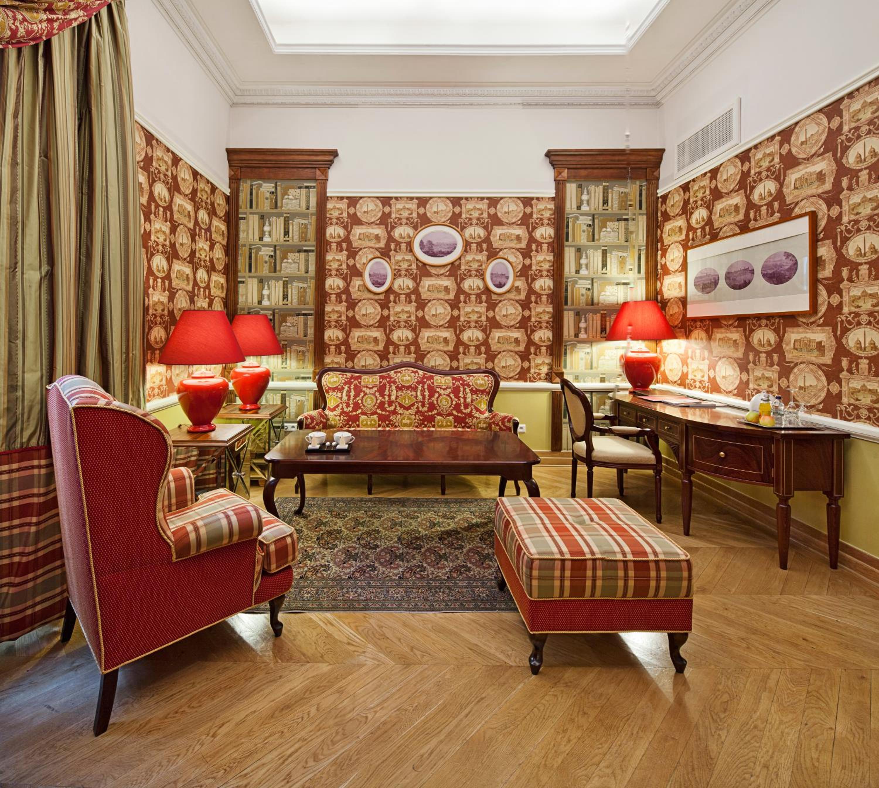 Executive Suite - Photo 4
