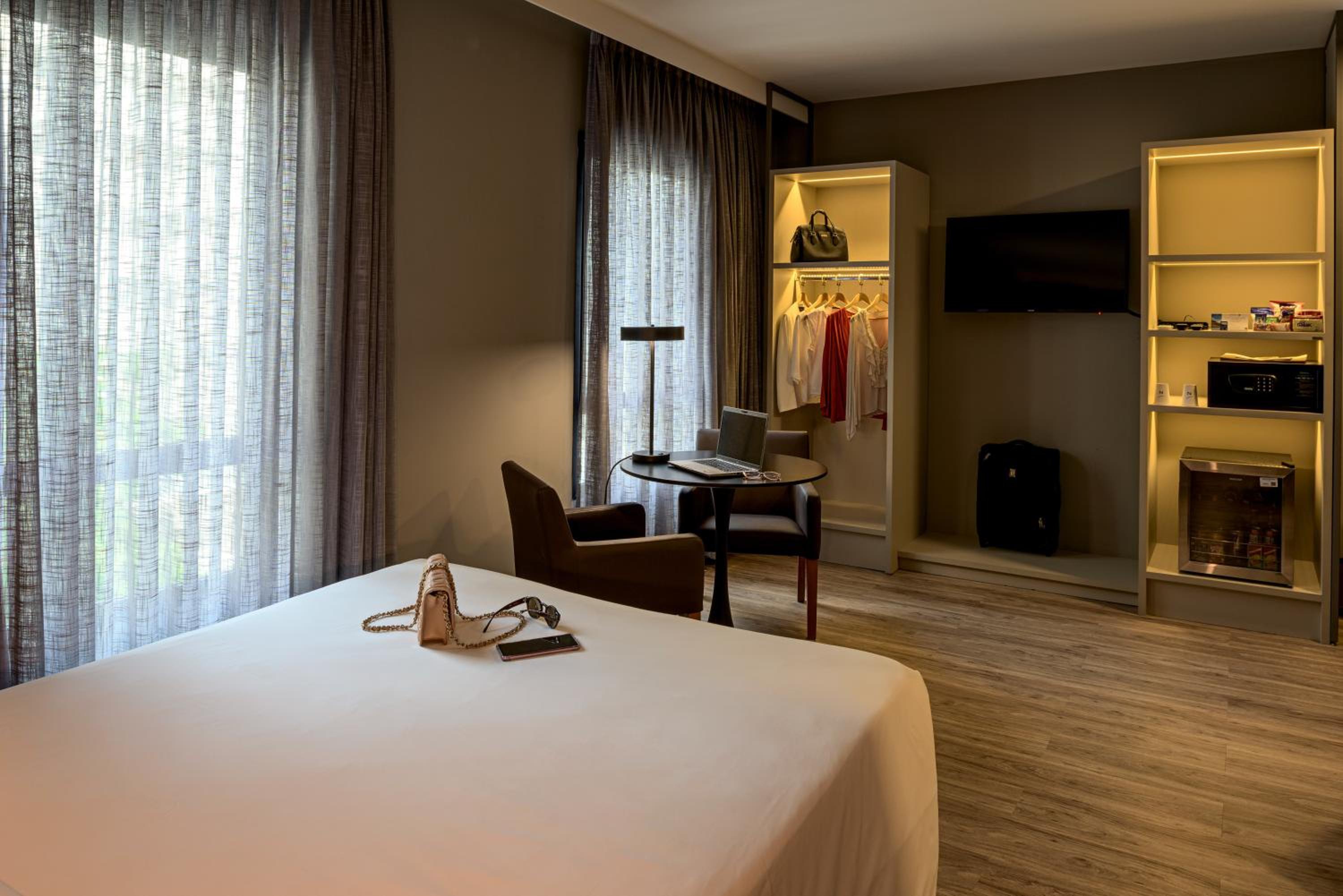Superior Double Room - Disability Access - Photo 8