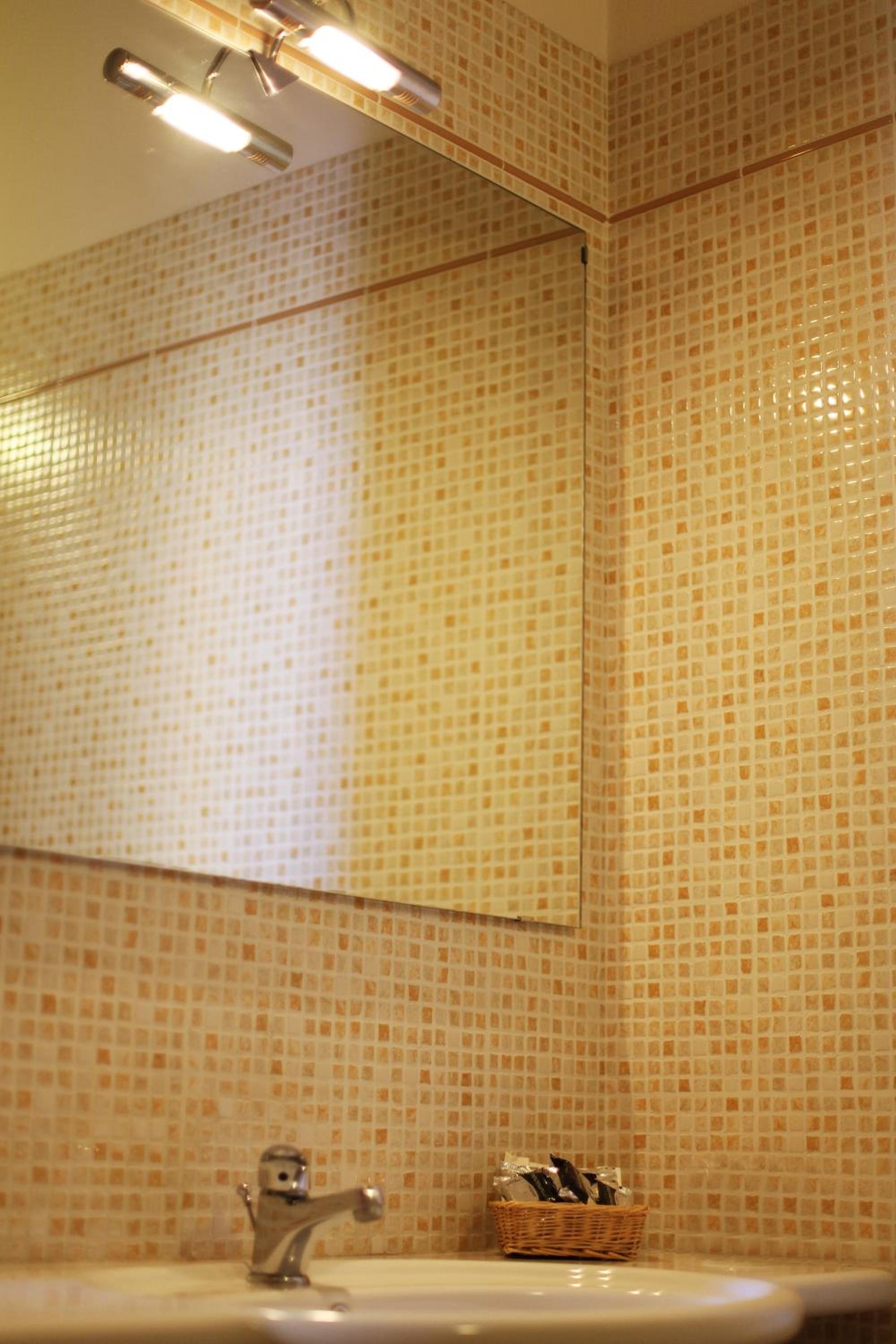 Double Room - Photo 10