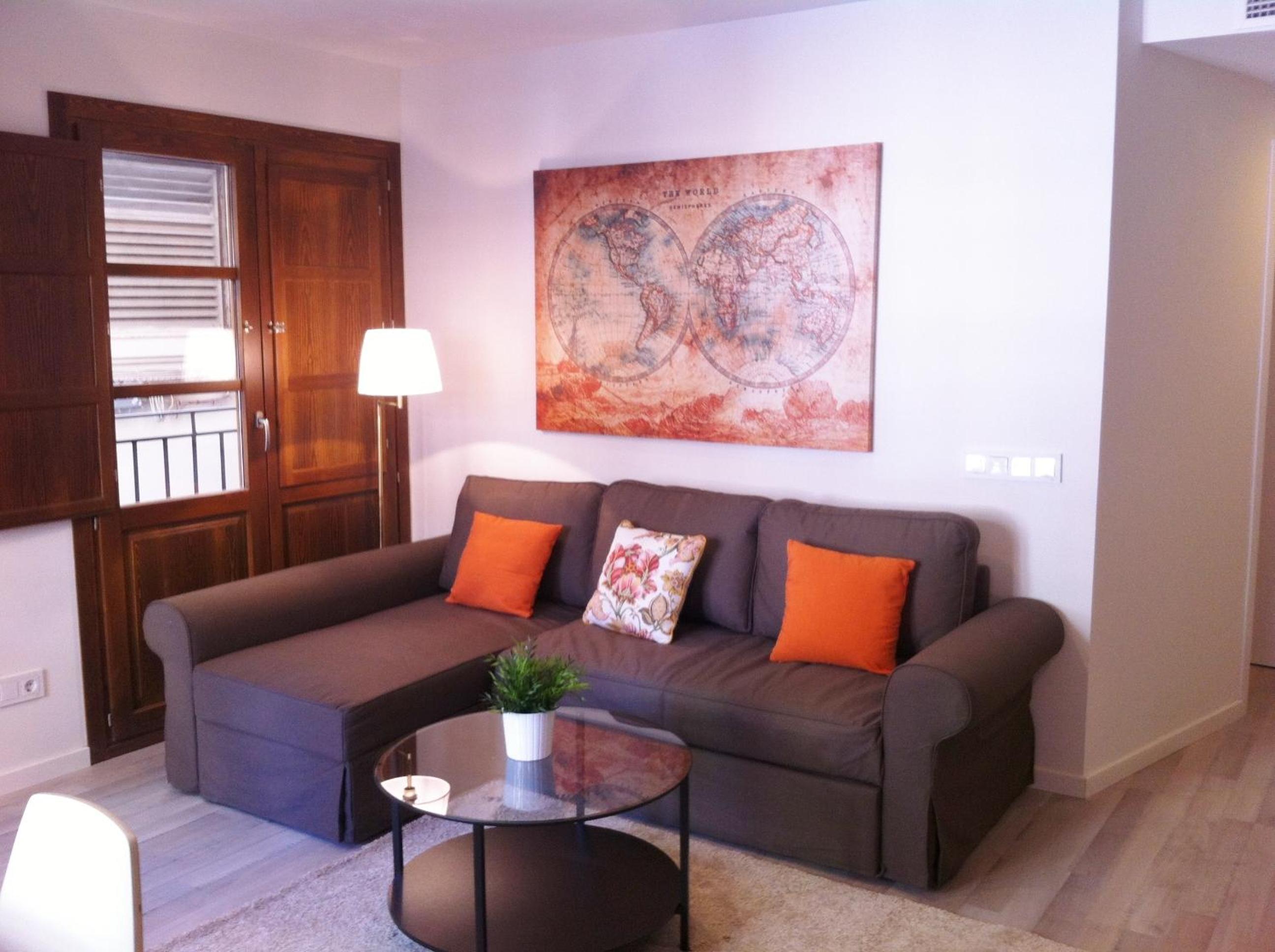 Apartamento de dos habitaciones con balcón
