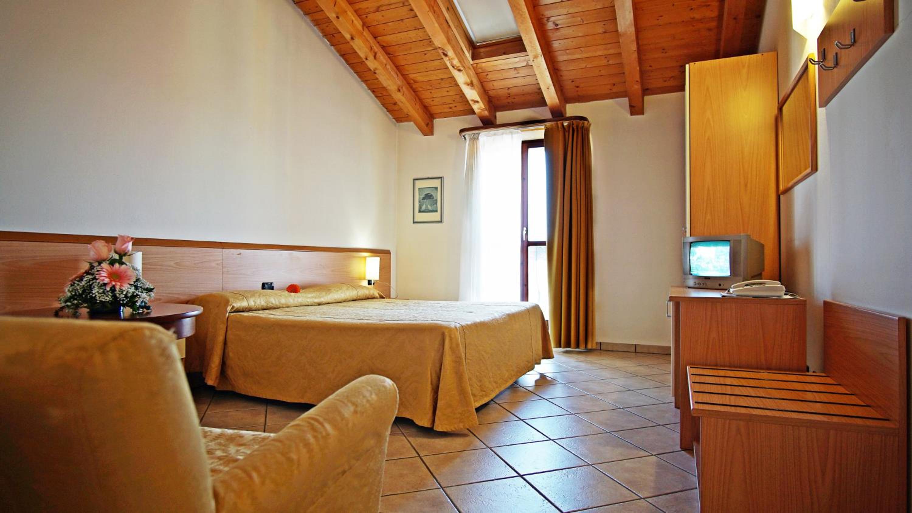 Double Room - Photo 6