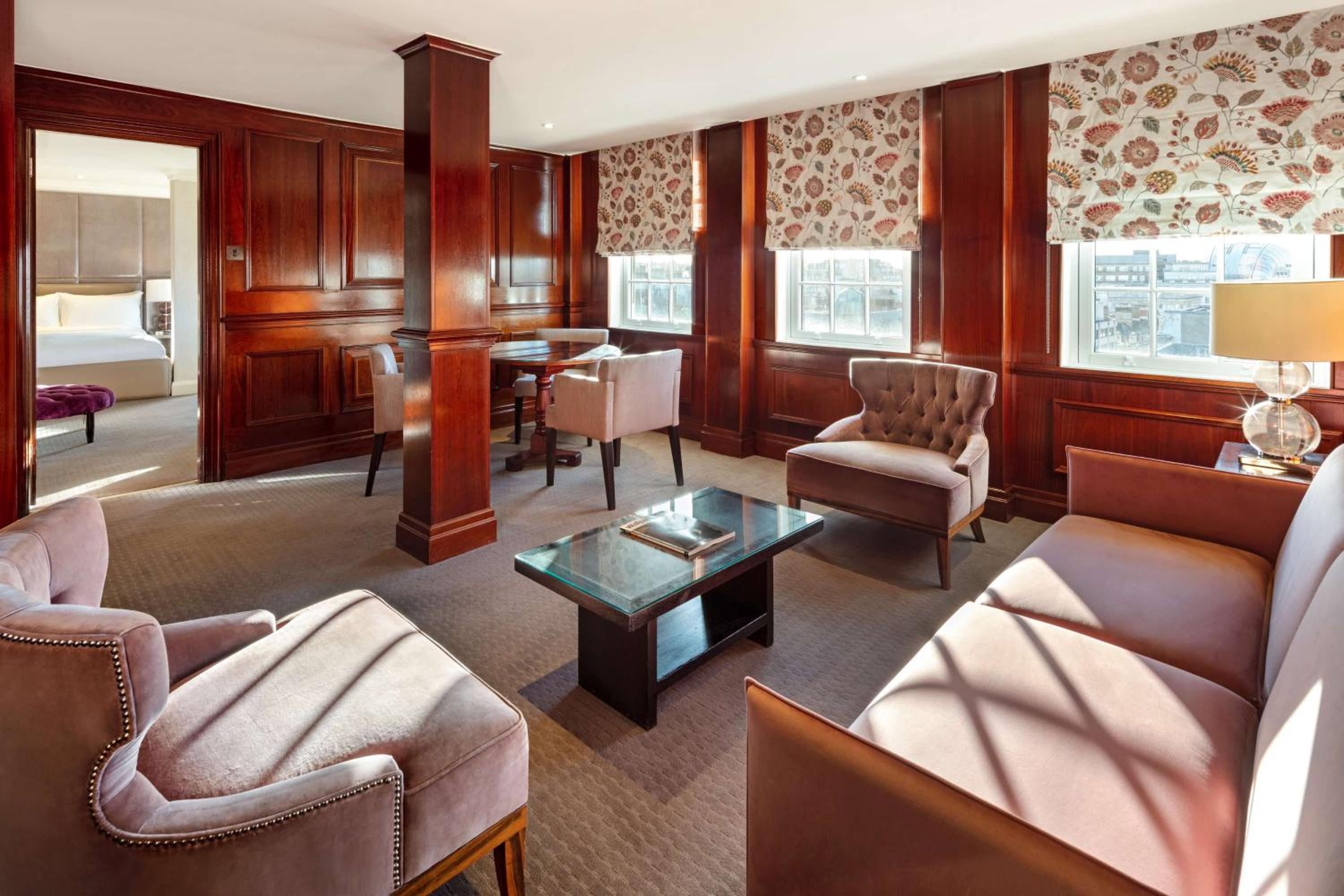 One-Bedroom Suite photo 1