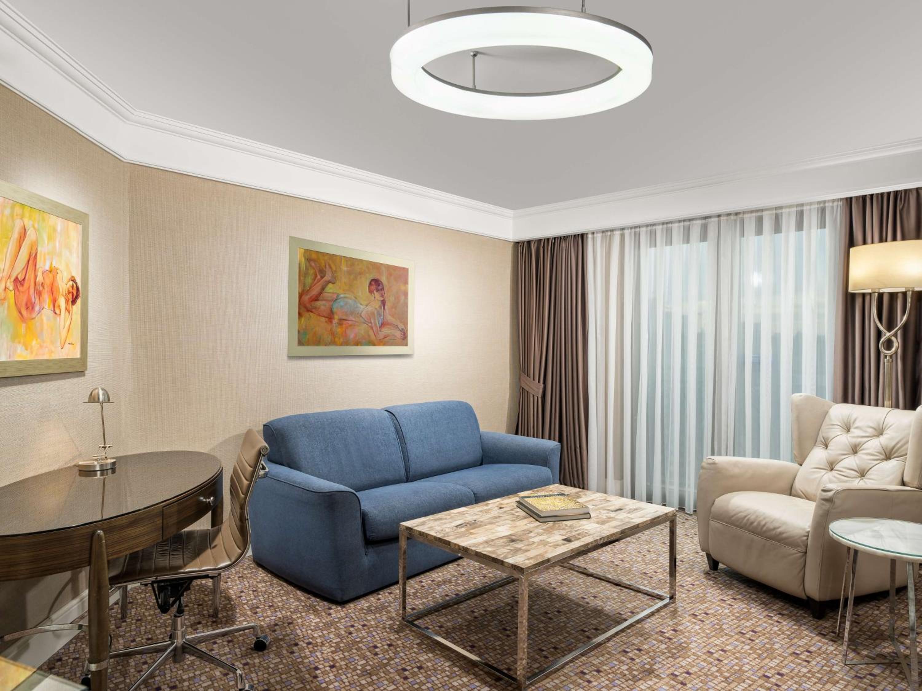Suite with City View - Lounge Access - Photo 4