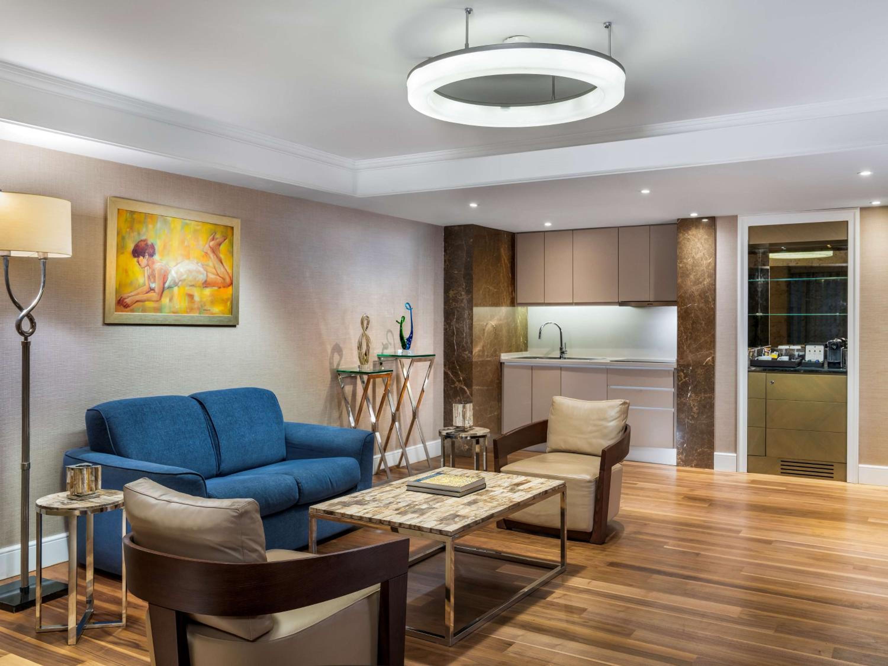Superior Suite with Lounge Access - Photo 7