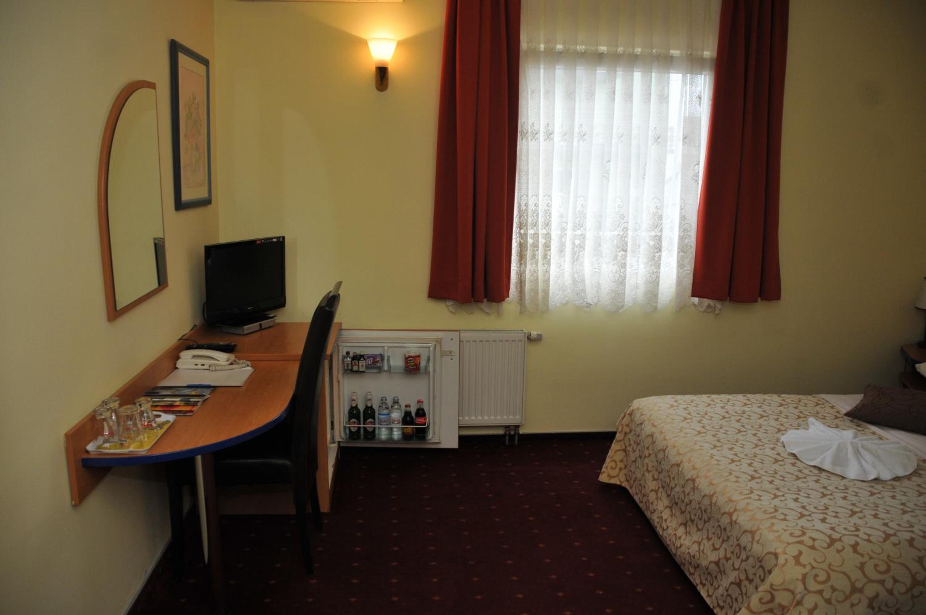 Double Room - Photo 19
