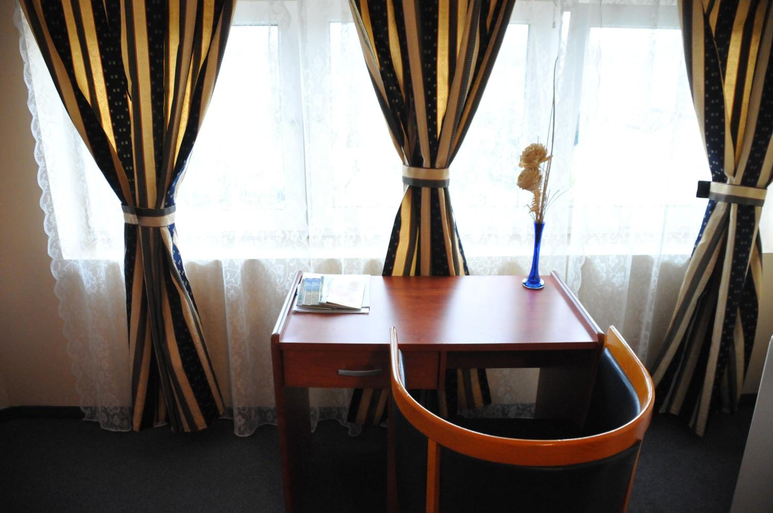 Twin Room - Photo 6
