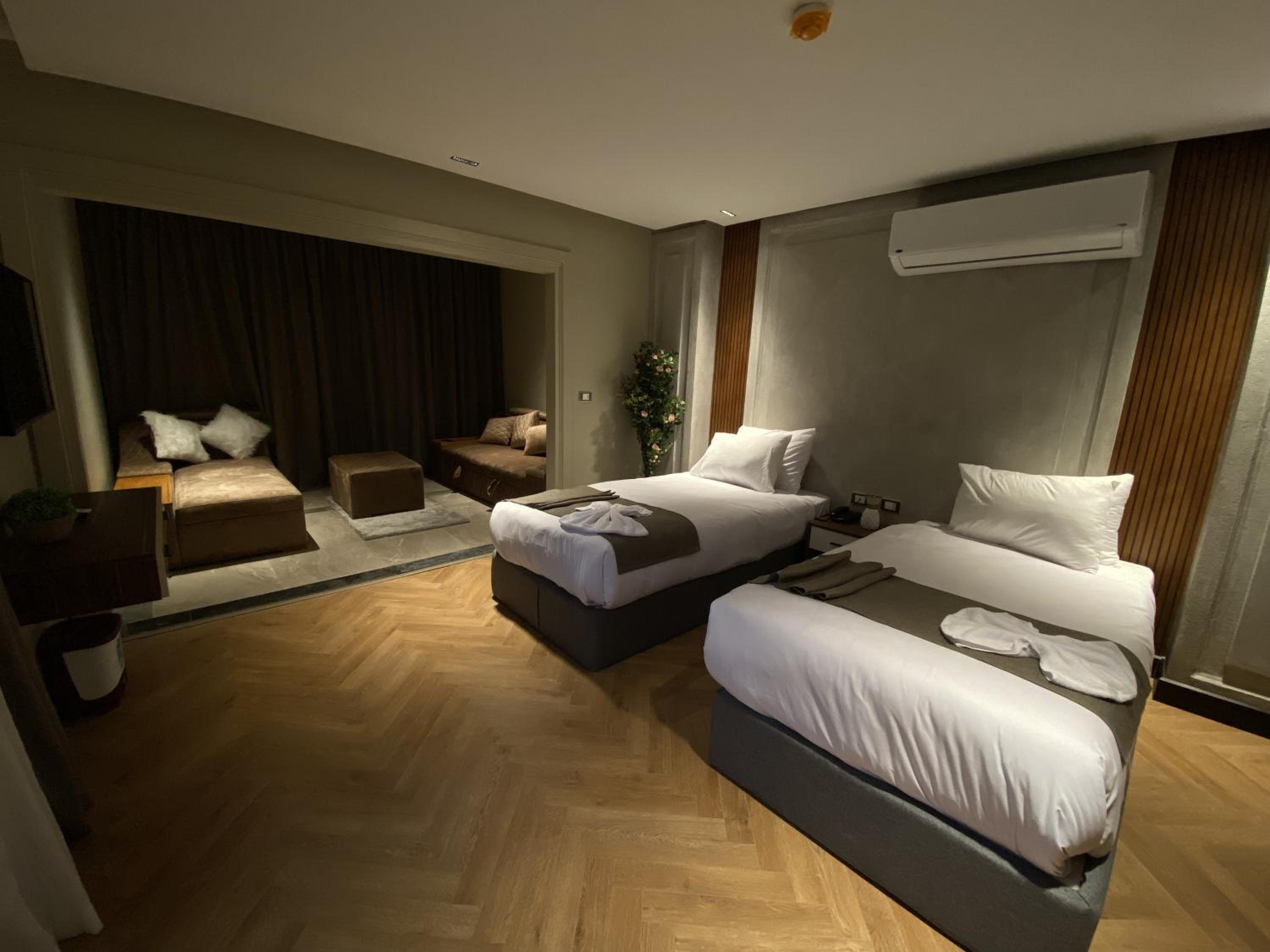 Triple Room with Balcony photo 2