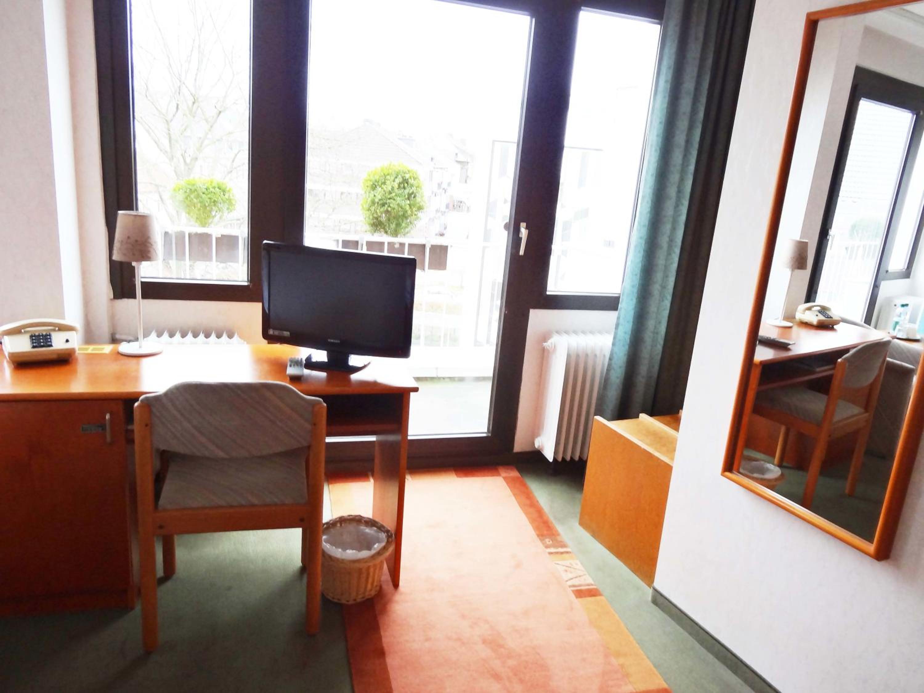 Twin Room - Photo 2
