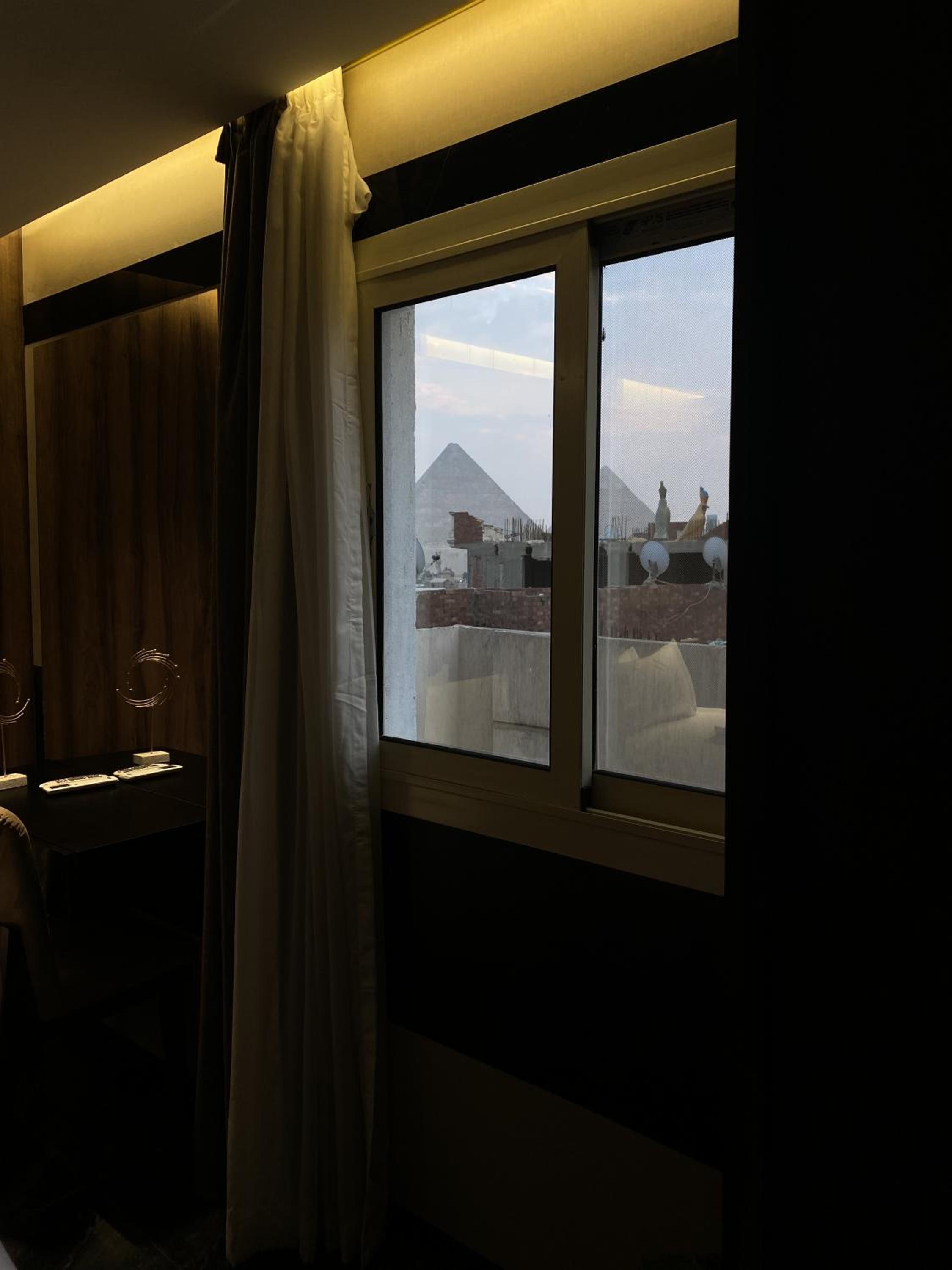 Twin Room with Pyramids View & Balcony photo 3