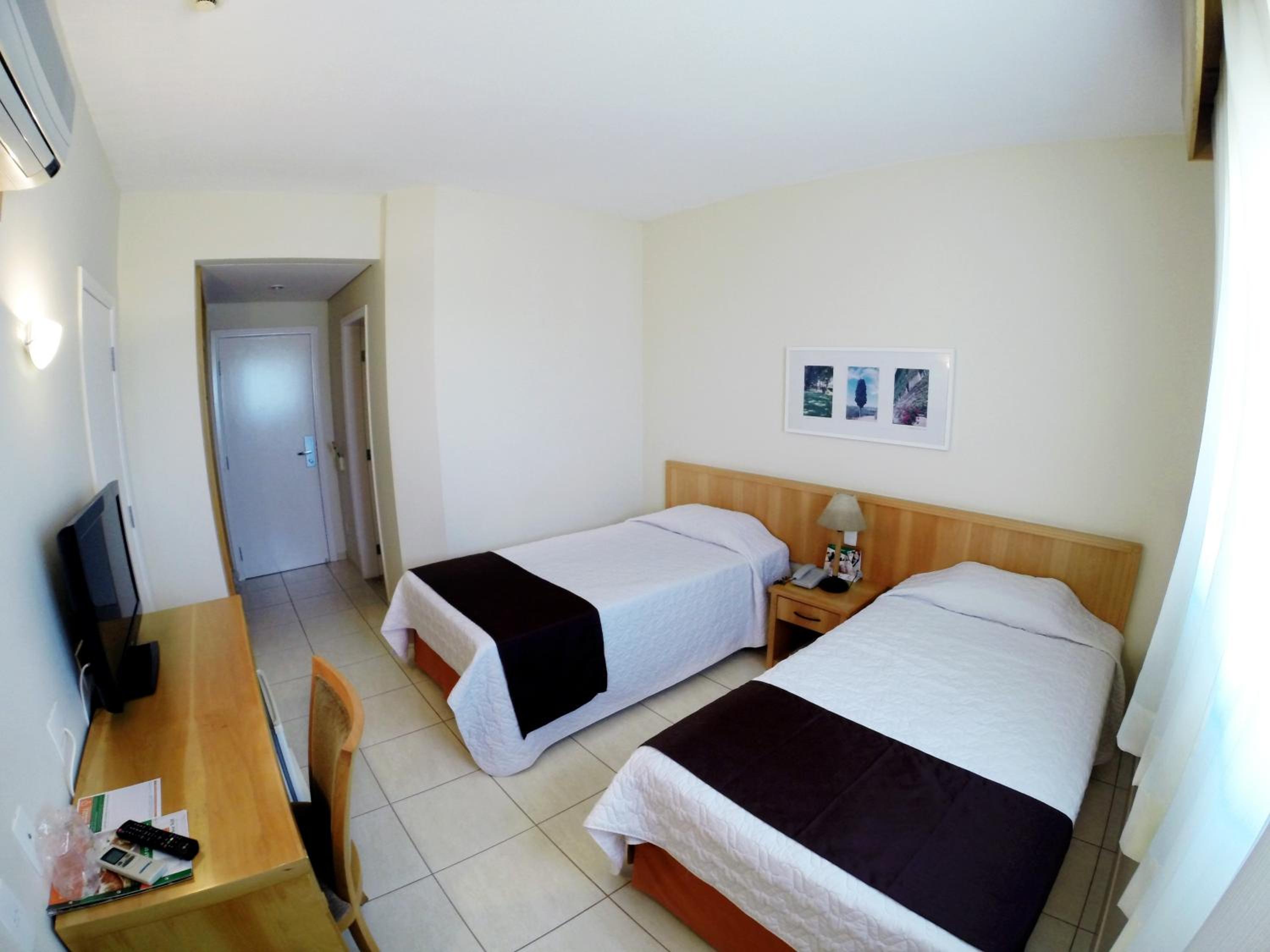 Deluxe Twin Room photo 3