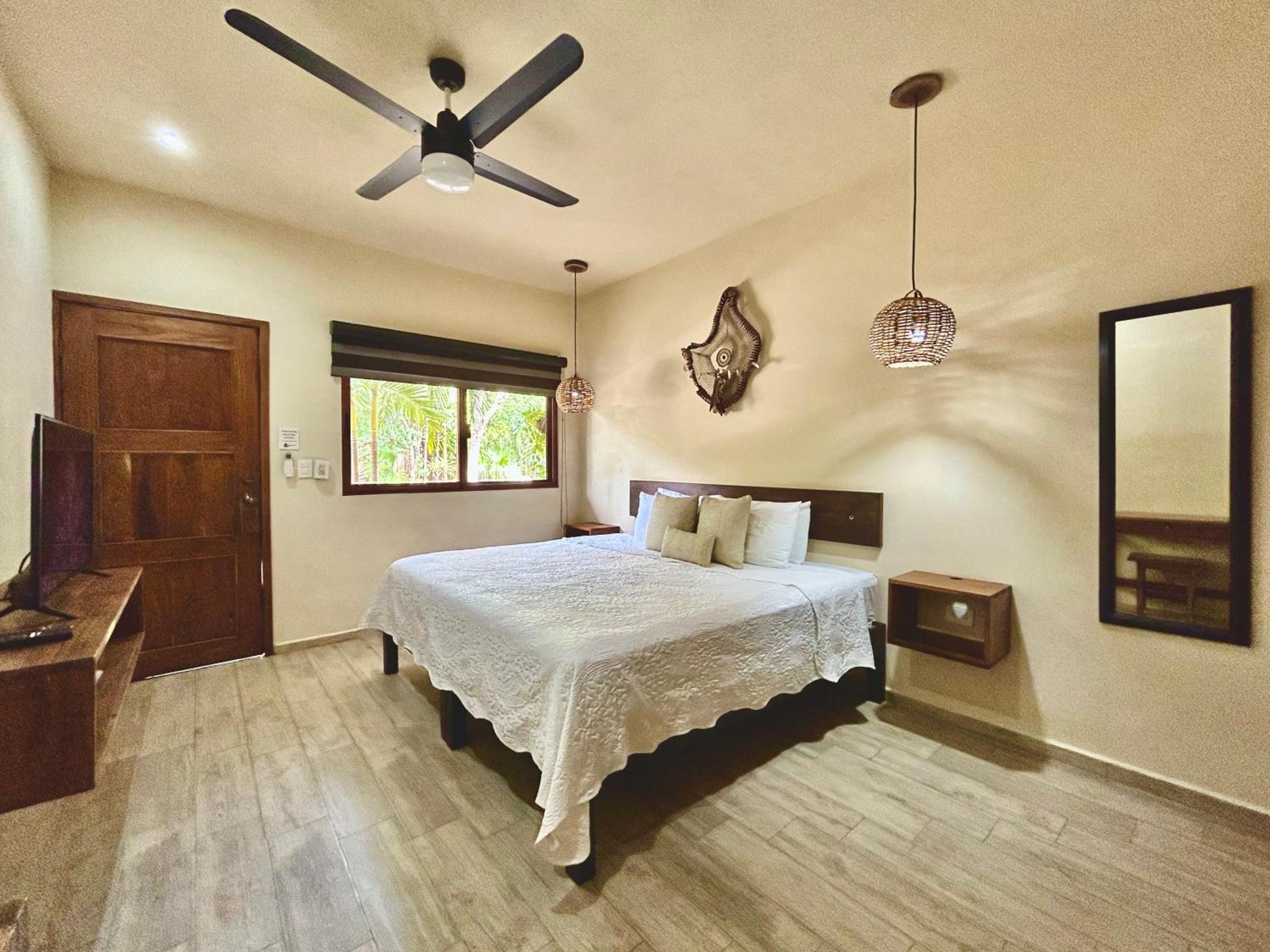Deluxe King Studio