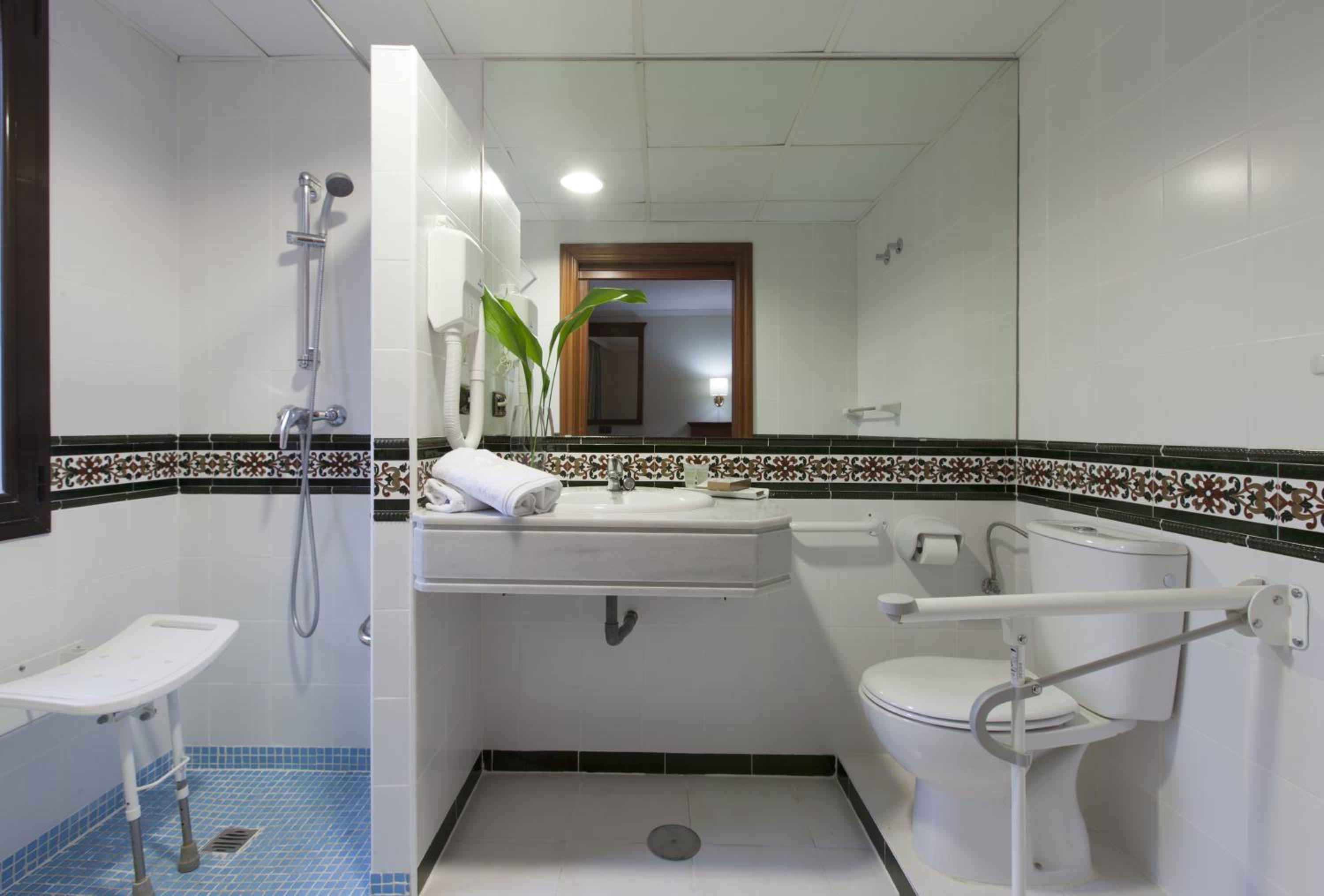 Double or Twin Room - Photo 24