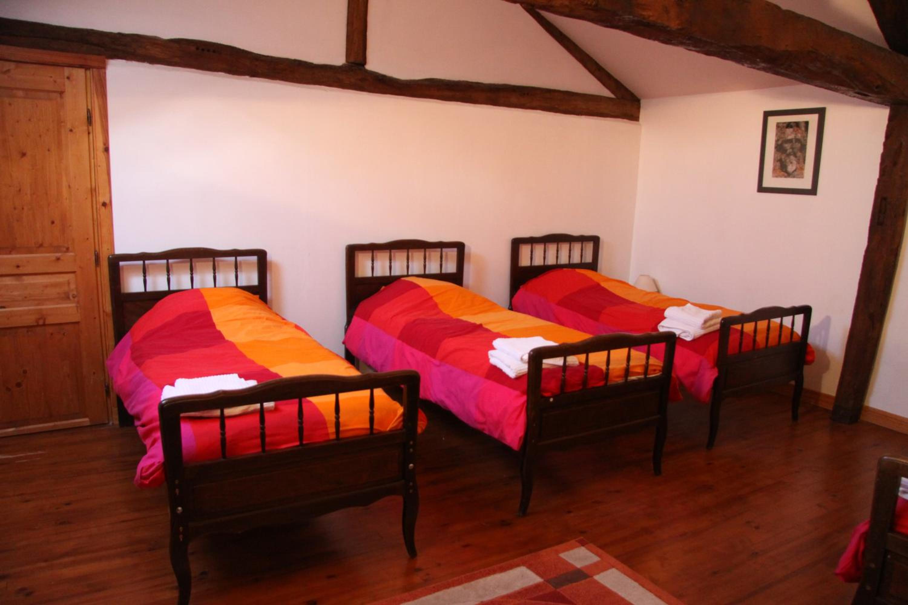 Two-Bedroom House - Photo 2