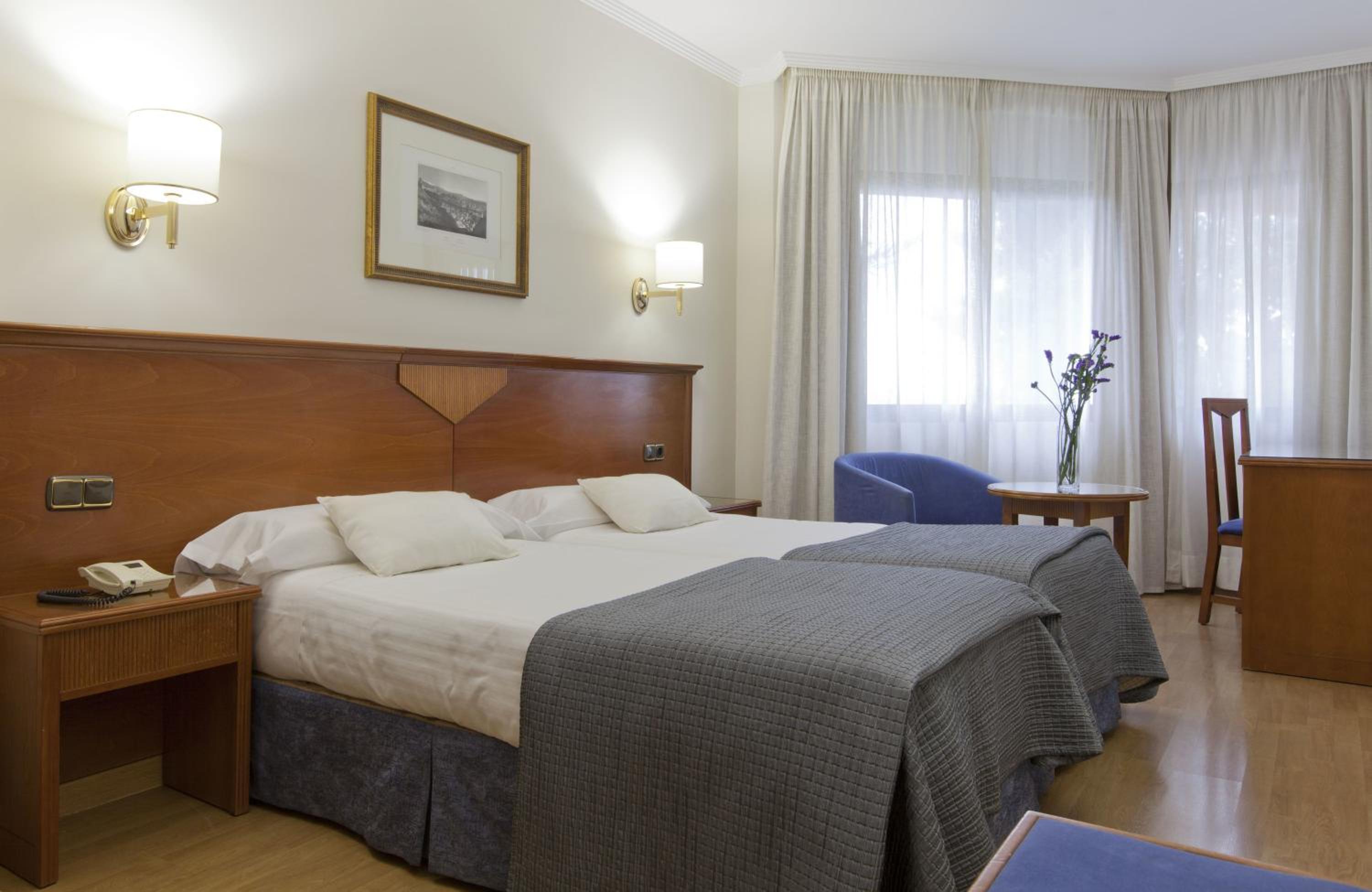 Double or Twin Room - Photo 11