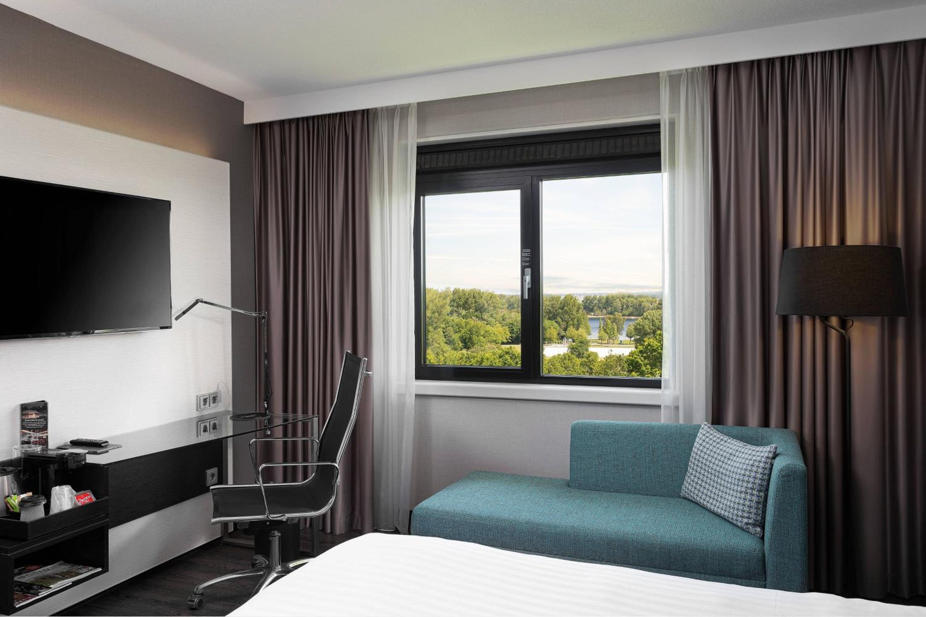 Superior King Room - Photo 5