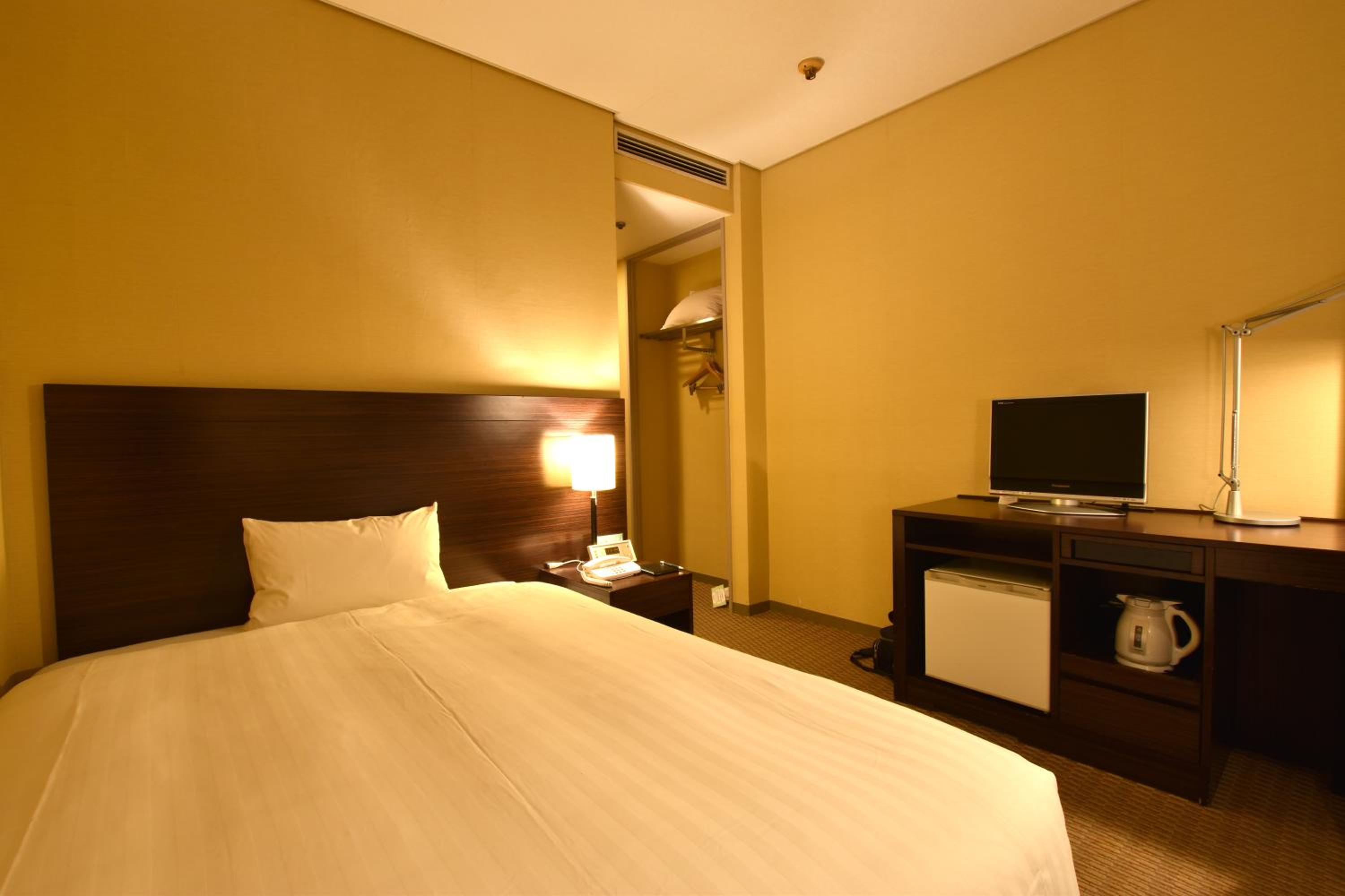 Single Room - Non-Smoking photo 3