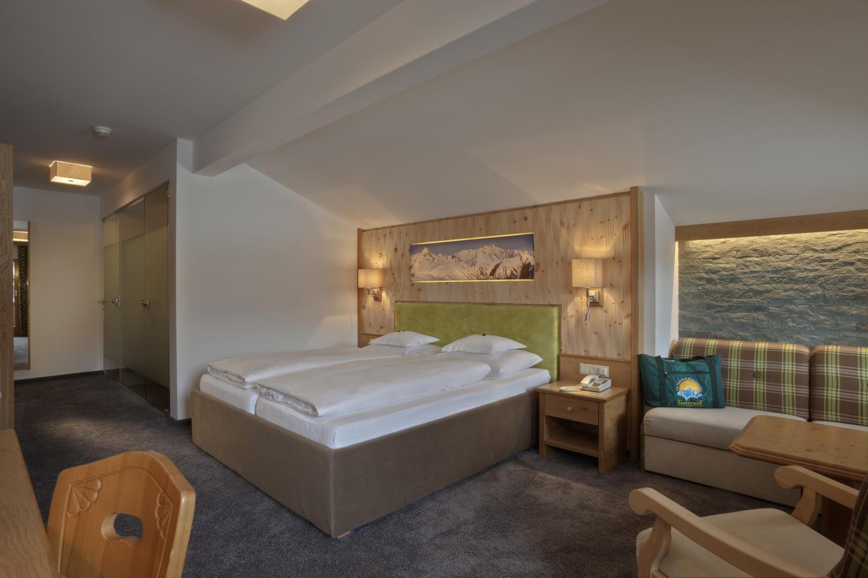 Double Room - Photo 8