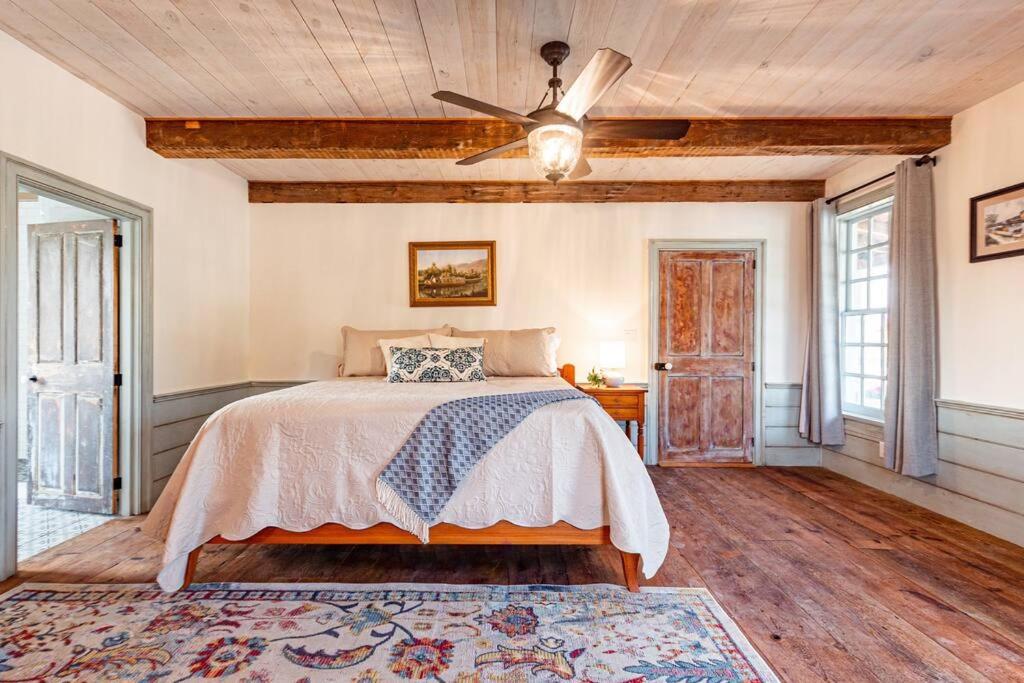 Four-Bedroom House photo 1