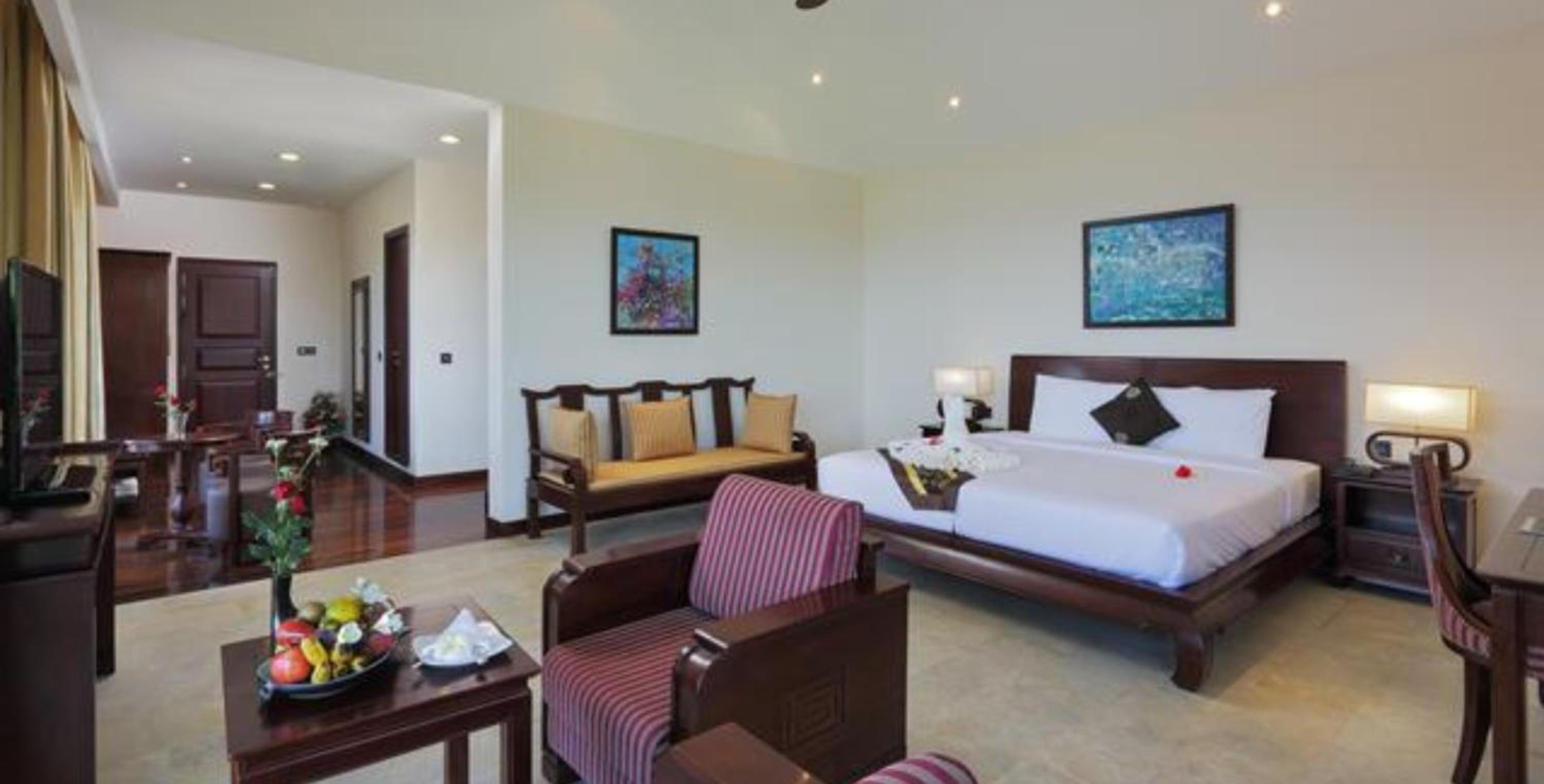 Deluxe Suite - Photo 1