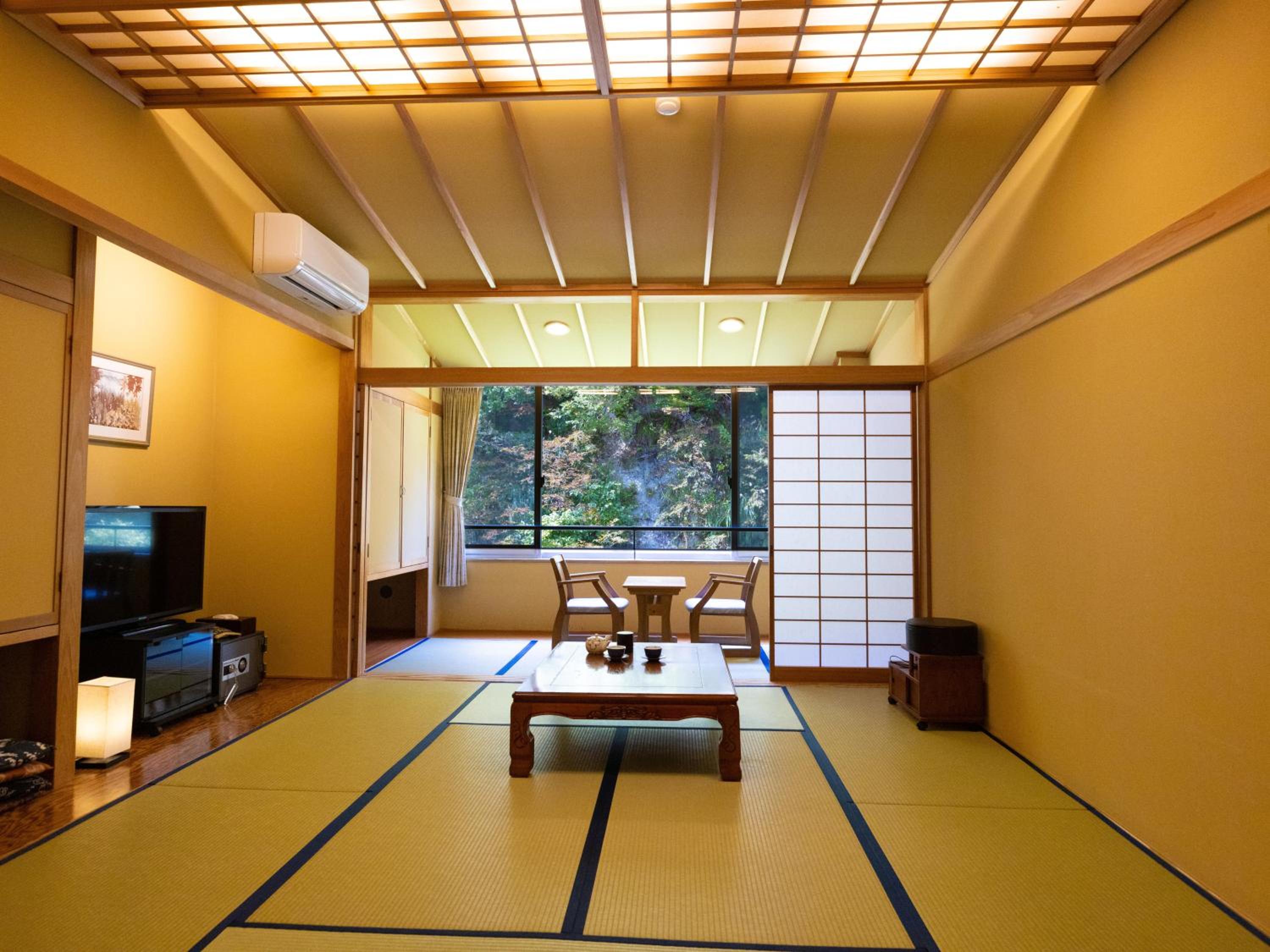 Japanese-Style Quadruple Room