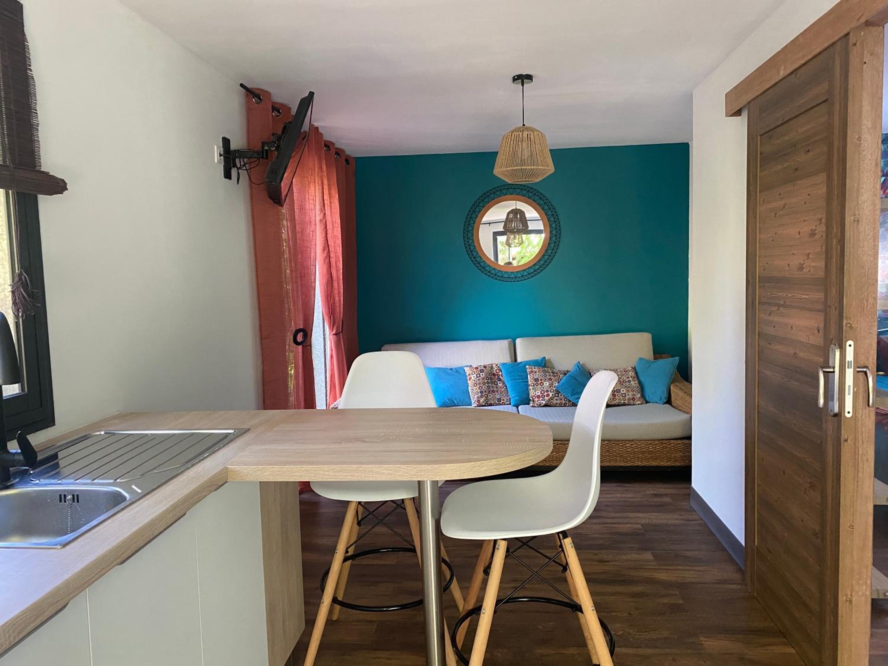 One-Bedroom House photo 1