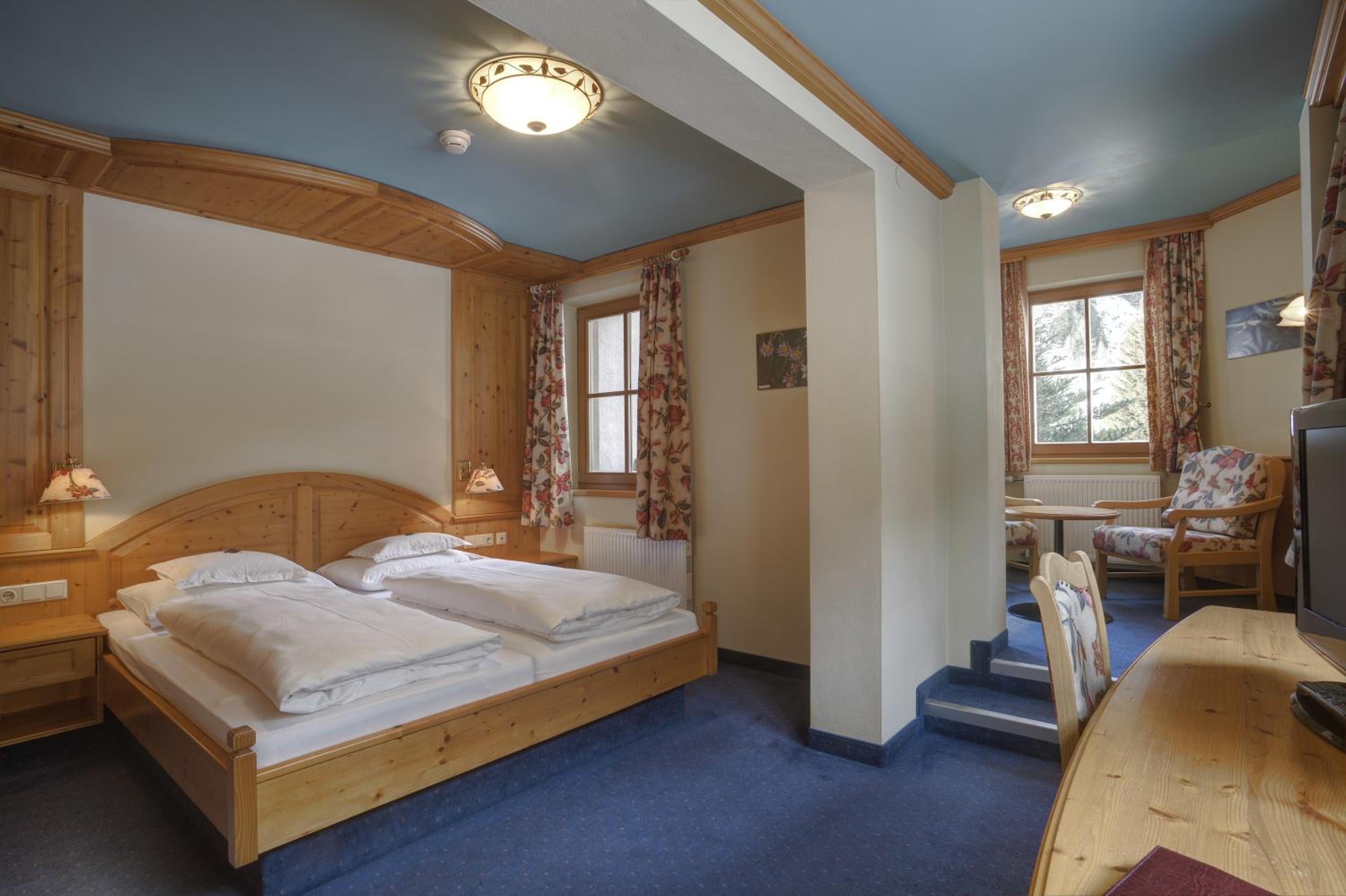 Double Room - Photo 11