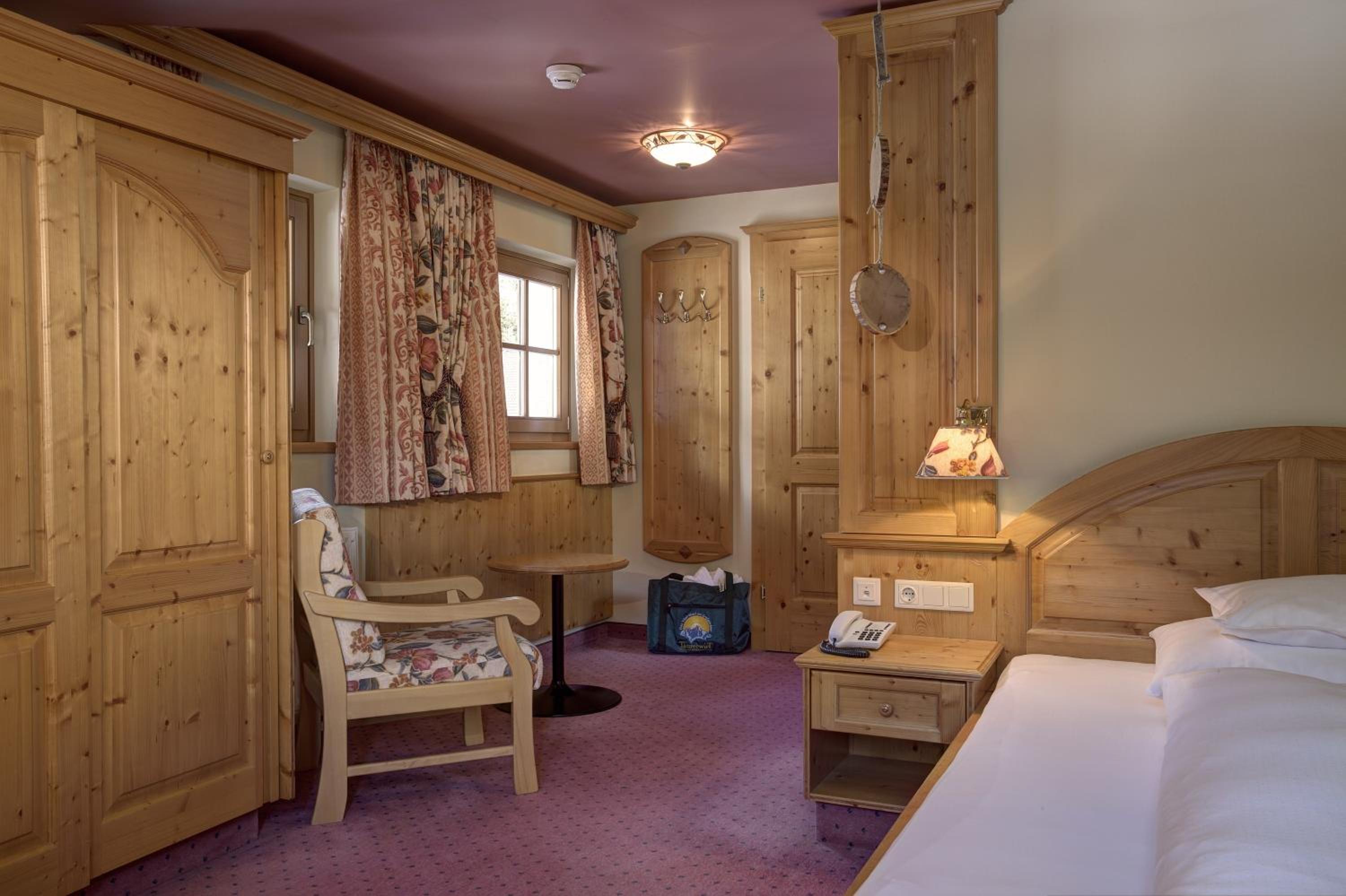 Classic Double Room with Balcony photo 3