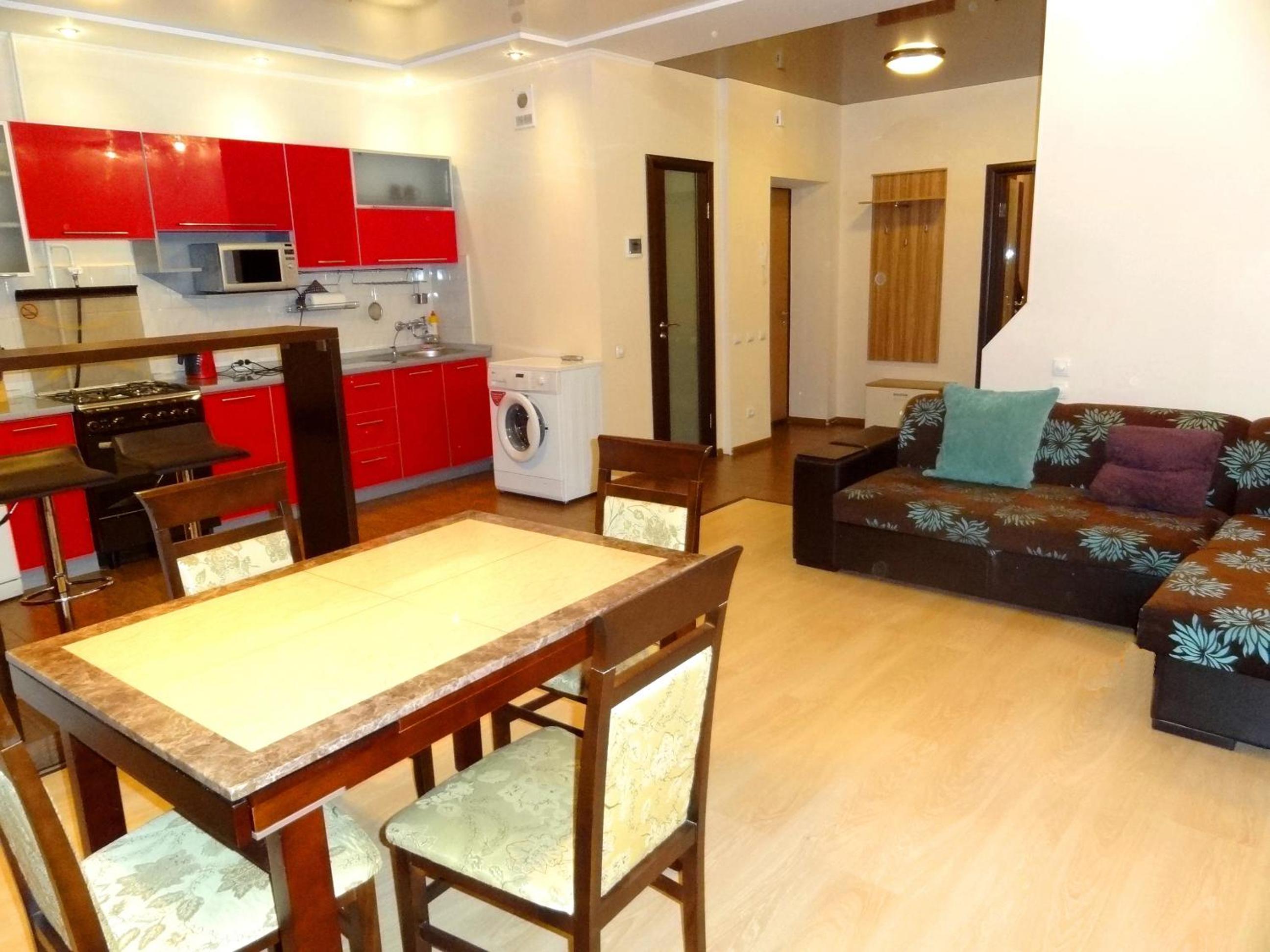 Deluxe One-Bedroom Apartment with City View - Mykhailivska Street 2