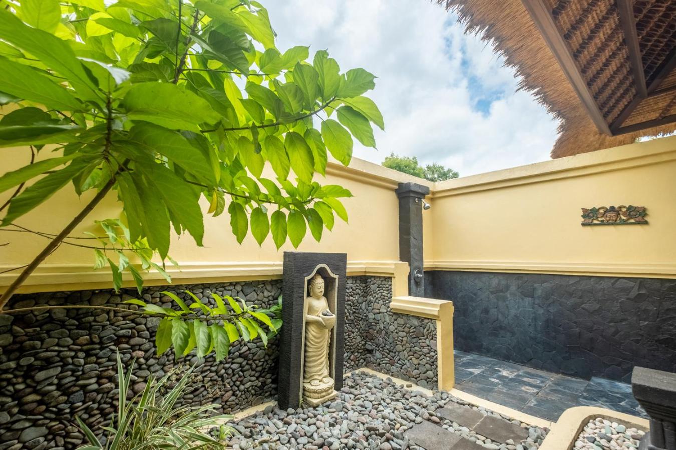 Saripati Oceanfront Villa #1 - Photo 2