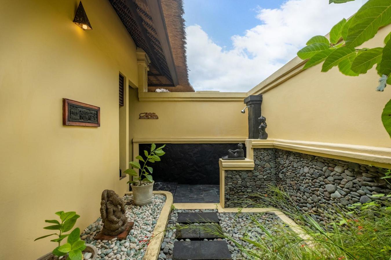 Saripati Oceanfront Villa #1 - Photo 3
