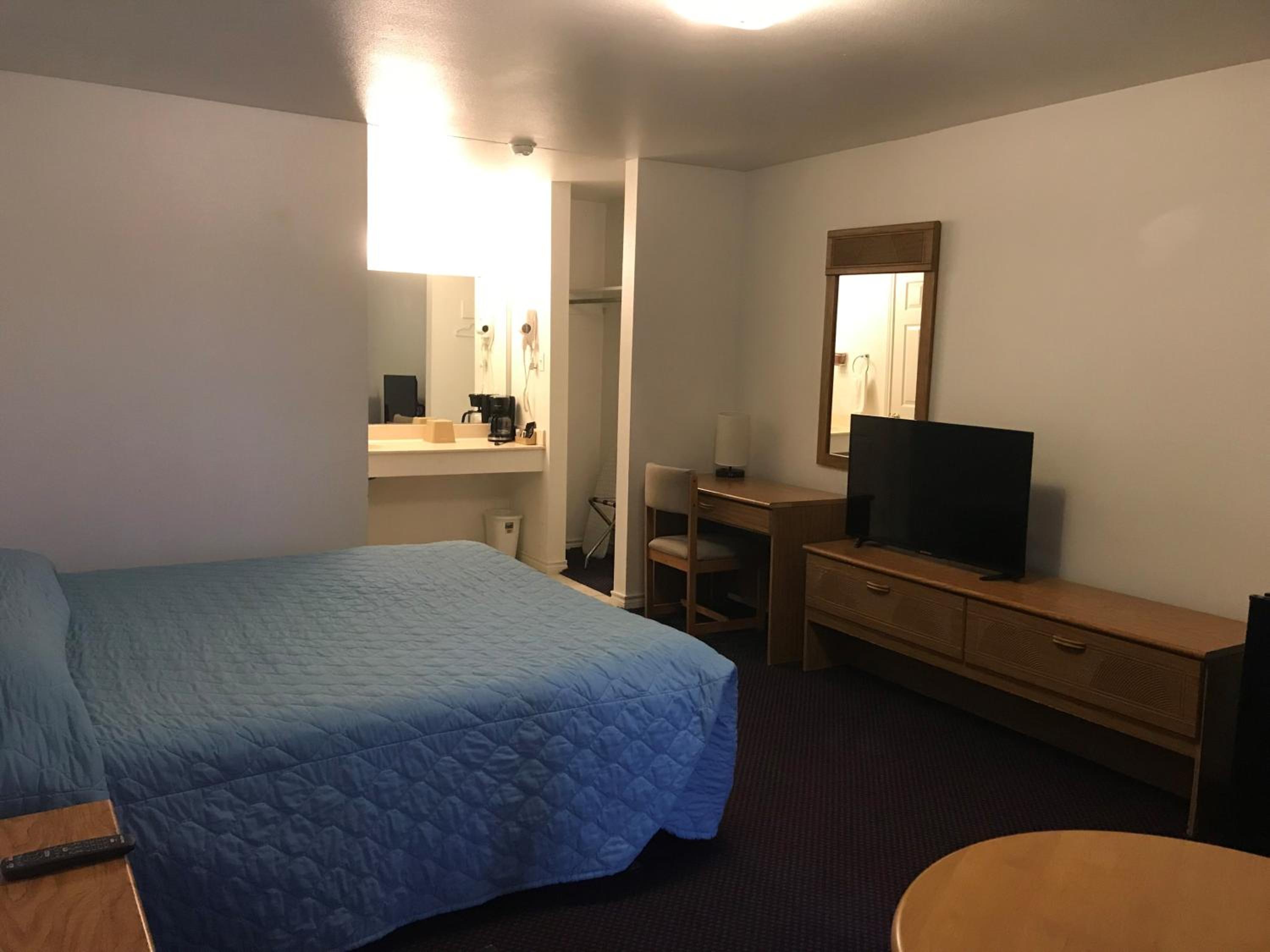 King Room - Non-Smoking