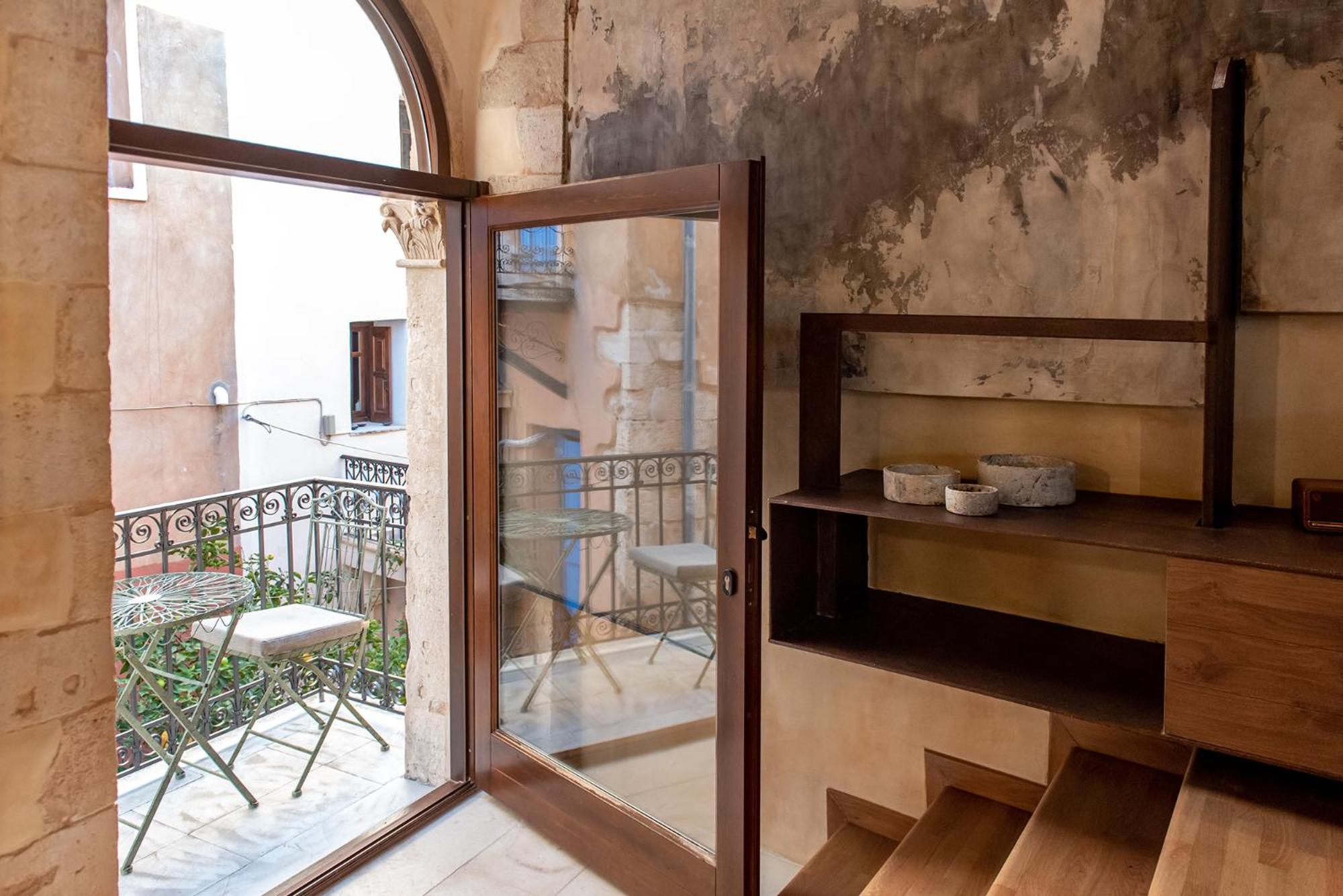 Junior Suite with Terrace - Photo 13