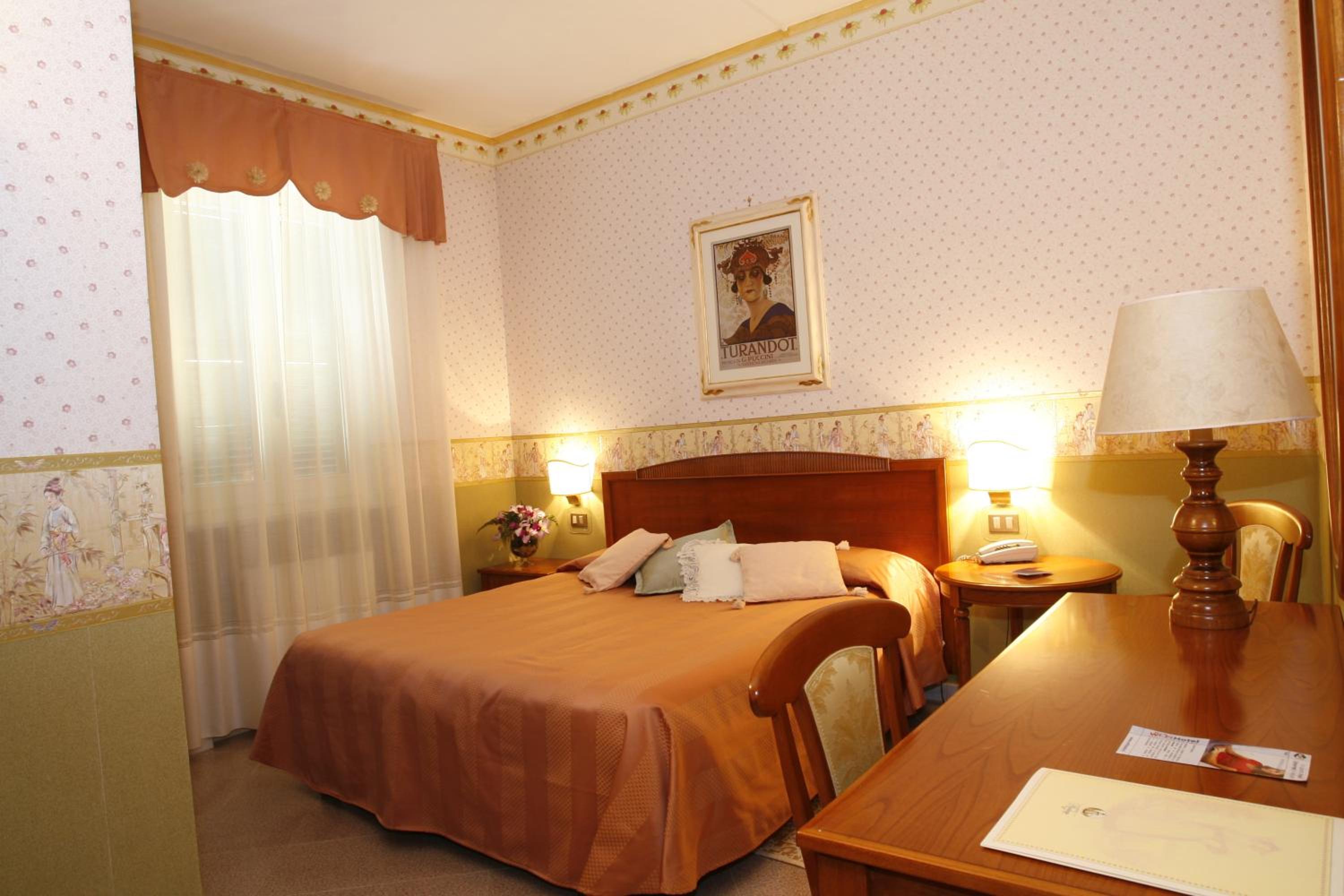 Standard Double or Twin Room - Photo 1
