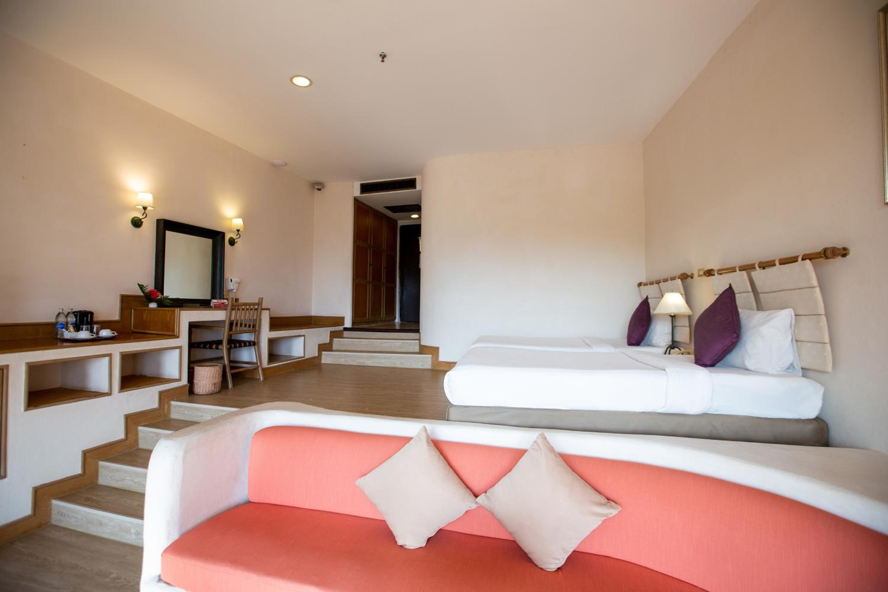Deluxe Double or Twin Room - Photo 11