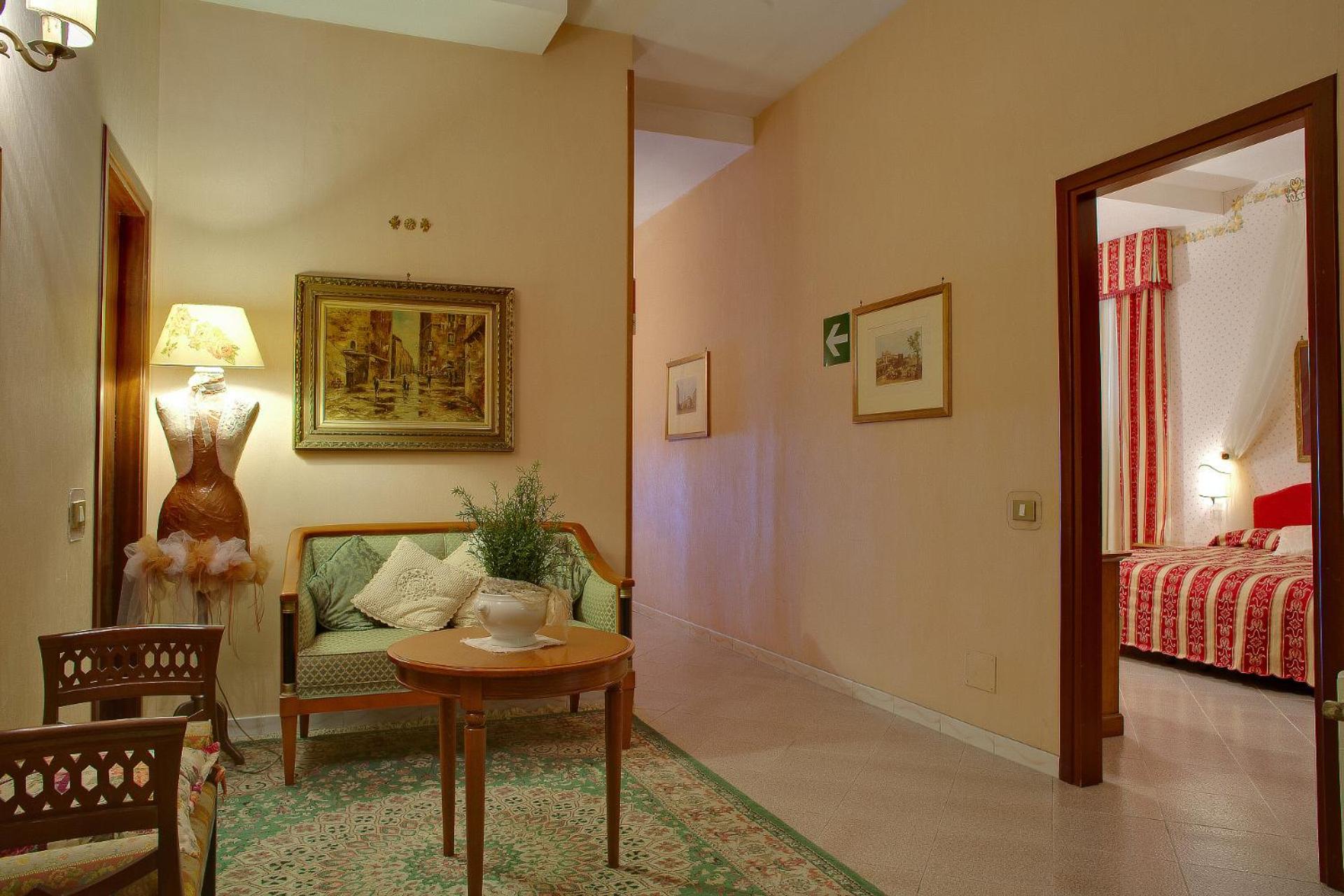 Standard Double or Twin Room - Photo 4