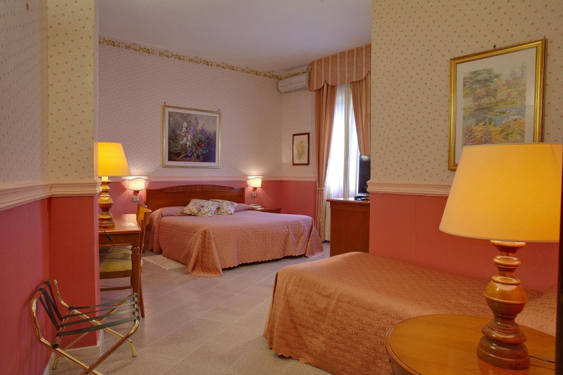 Quadruple Room - Photo 2