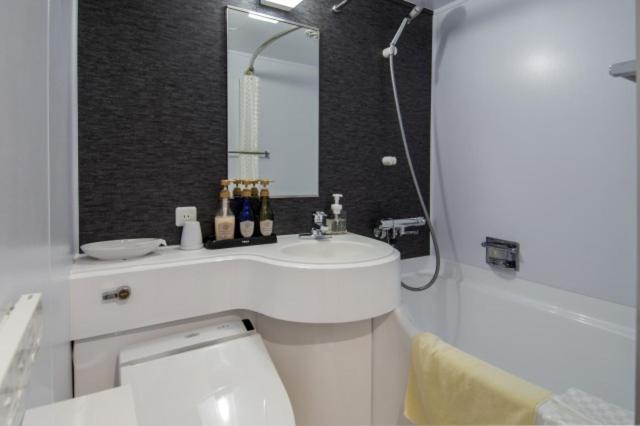 Single Room - Non-Smoking photo 3