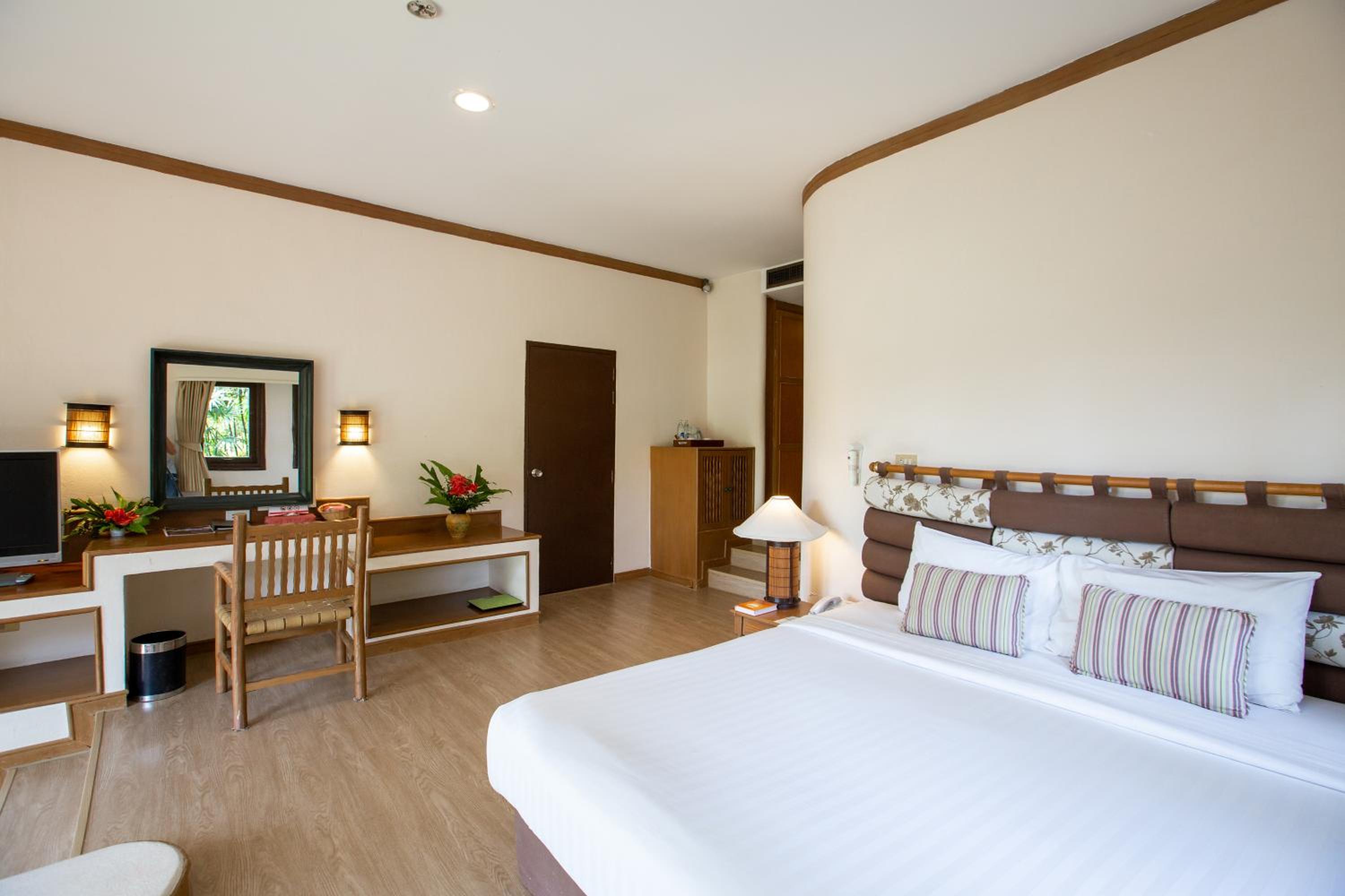 Hillside One-Bedroom Suite - Photo 3