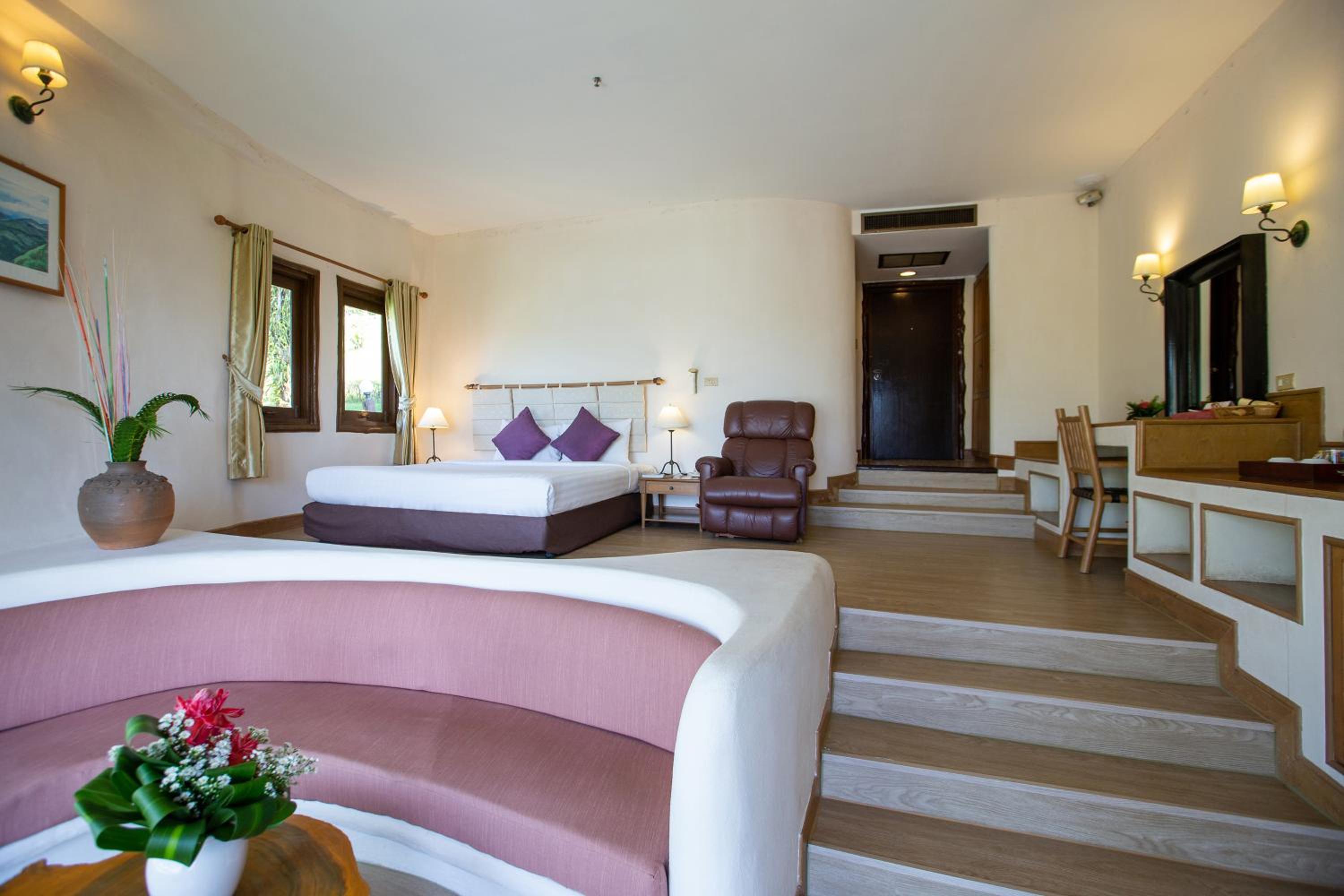 Hillside Chalet Deluxe with bath tub - Photo 5