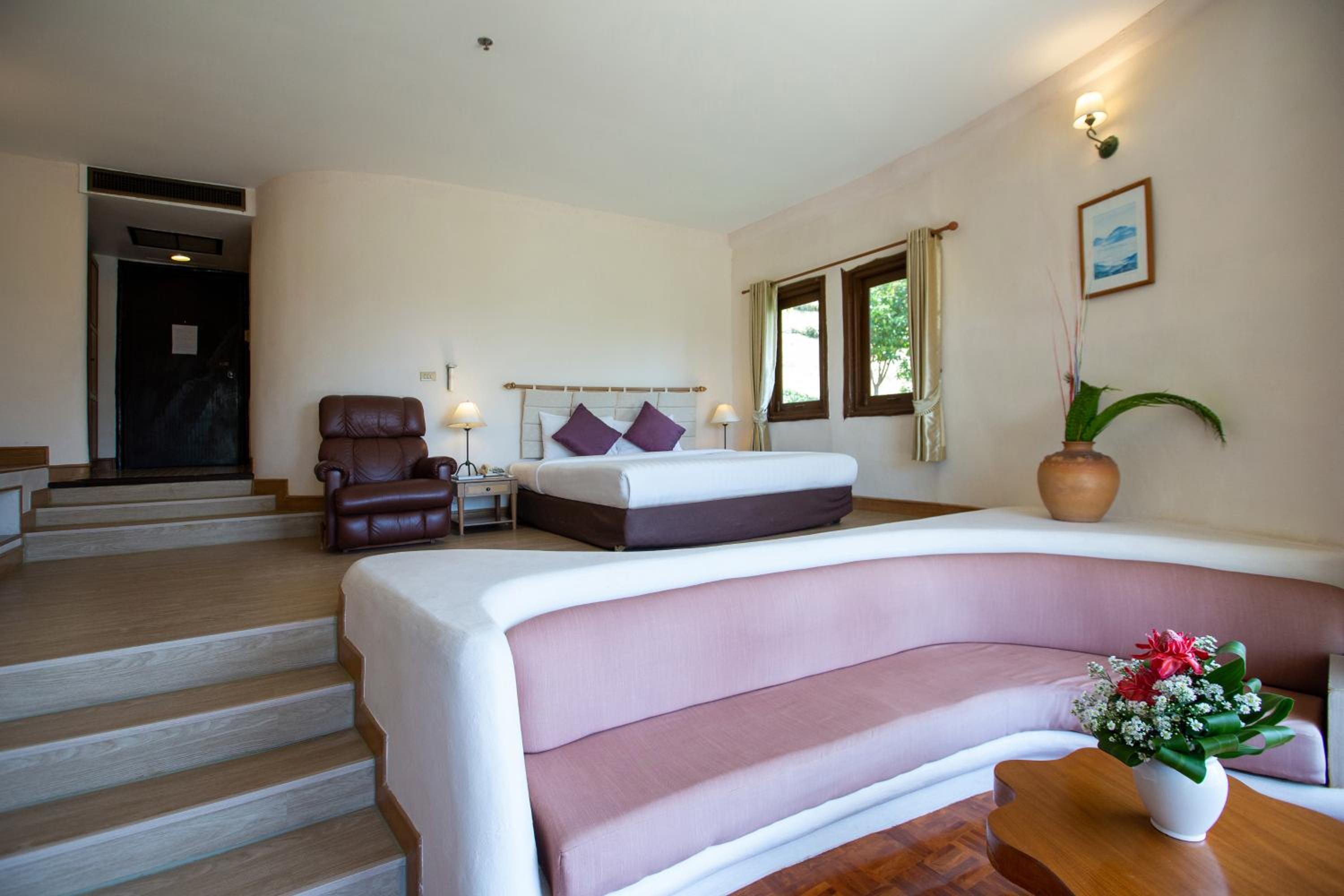 Hillside Chalet Deluxe with bath tub - Photo 7