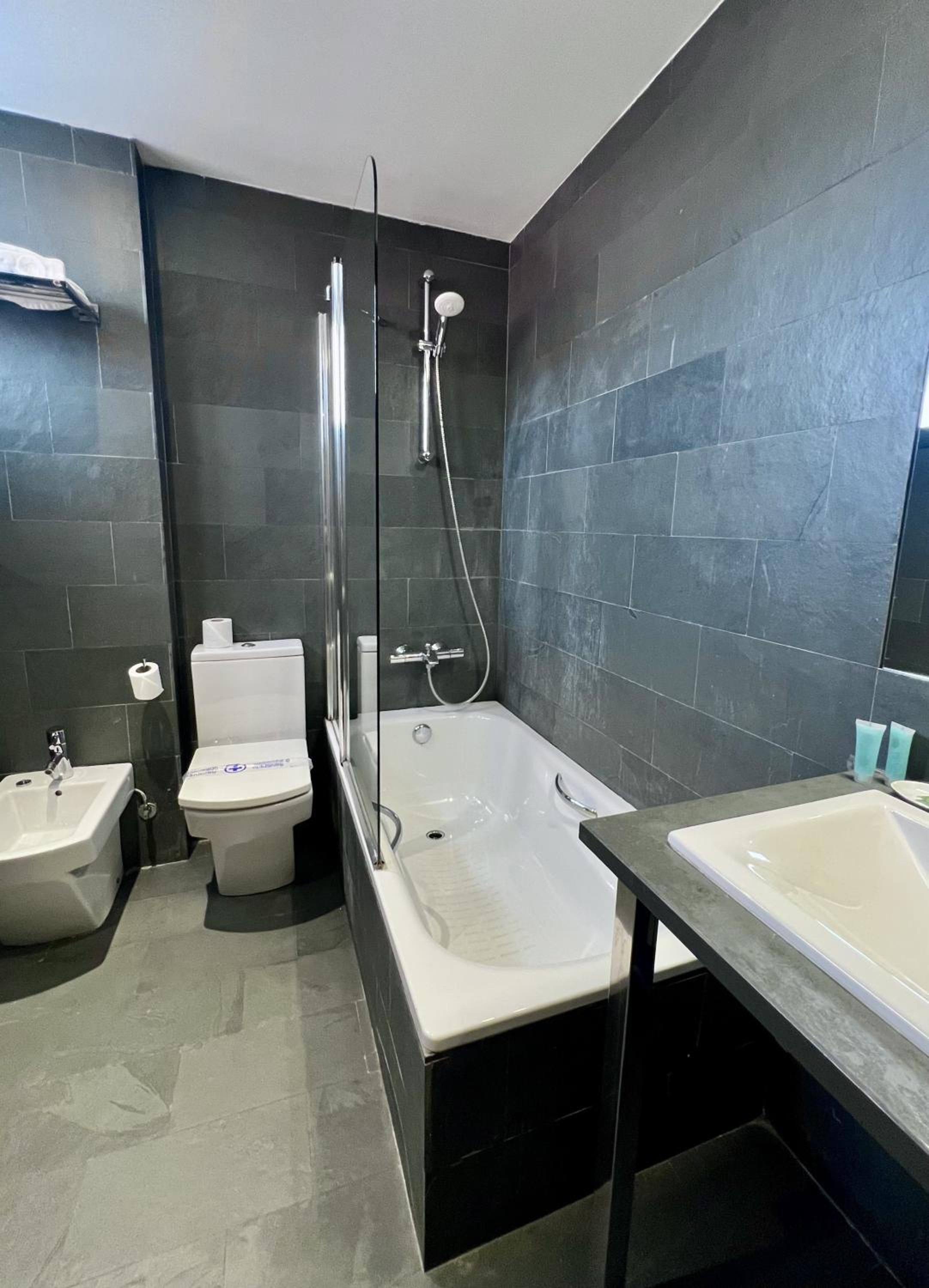 Single Room photo 2