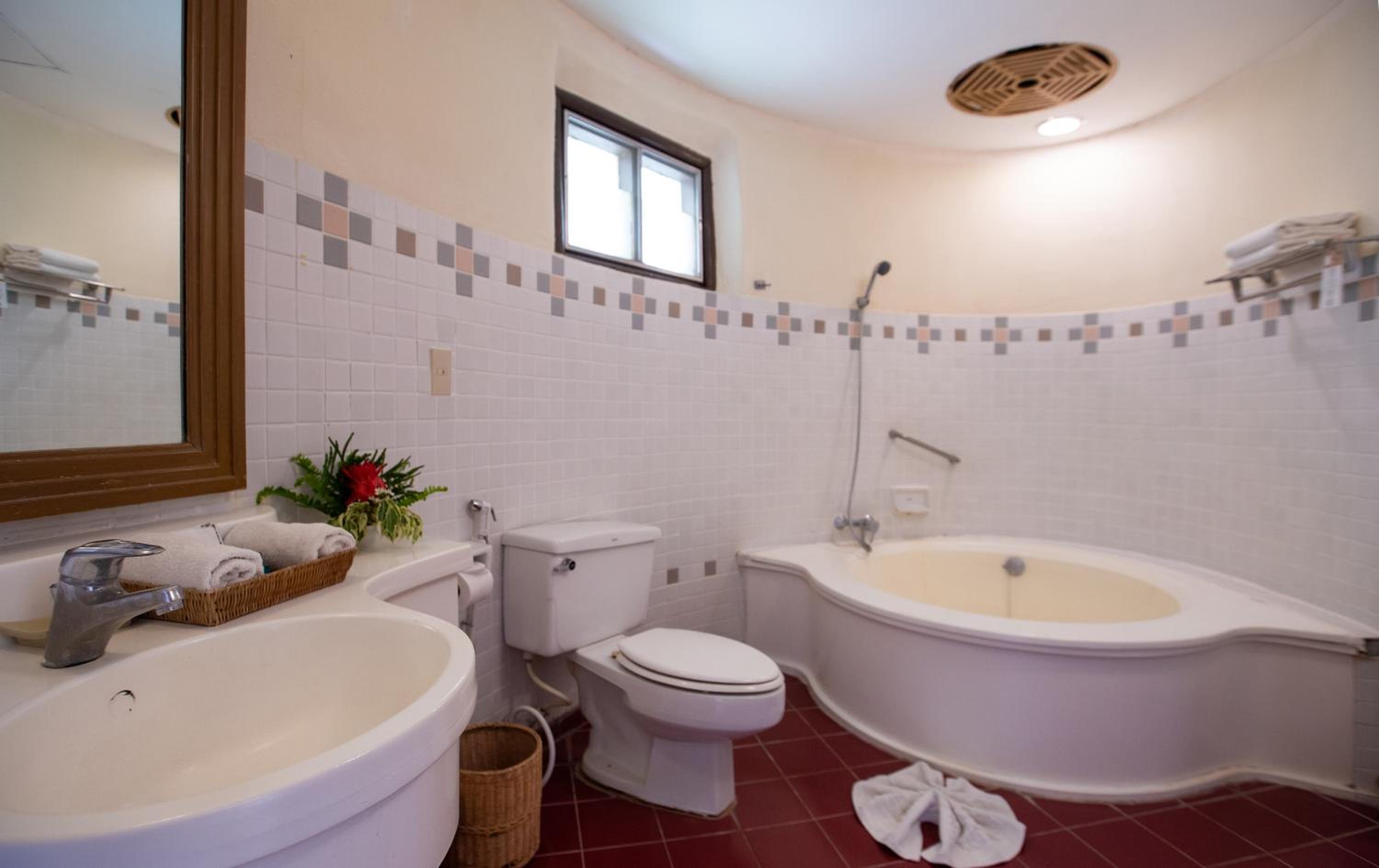 Hillside Chalet Deluxe Private with bath tub - Photo 7