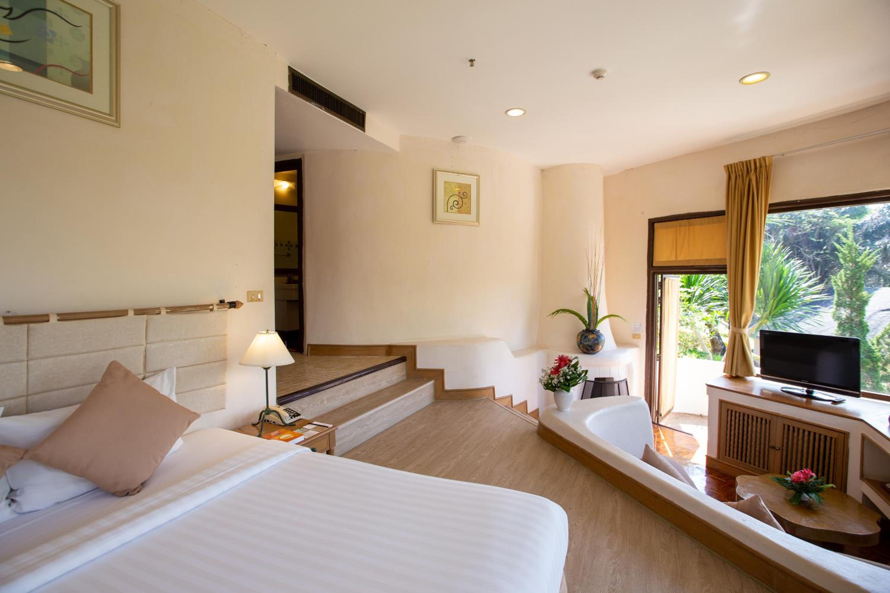 Hillside Chalet Deluxe Private with bath tub - Photo 4