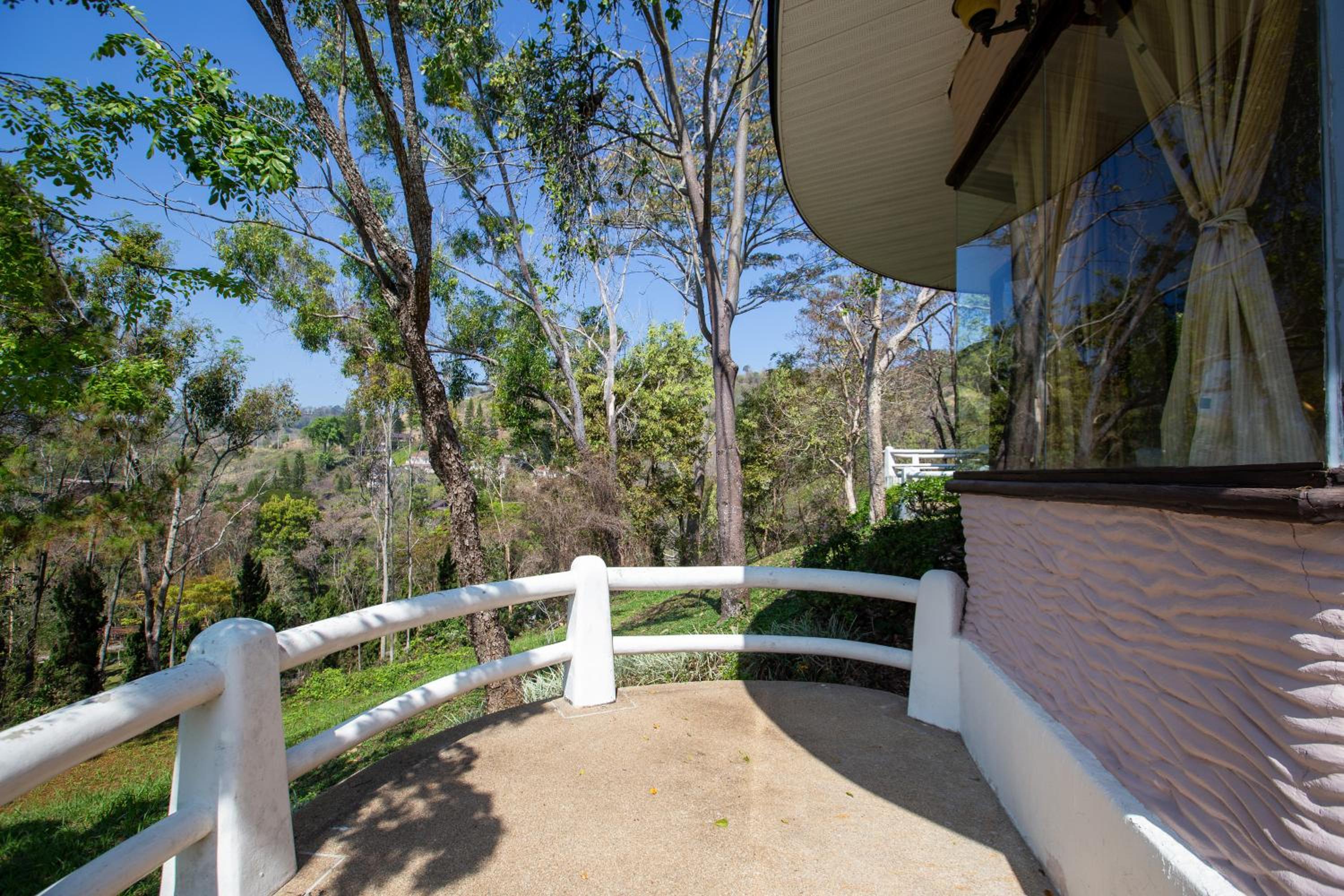Hillside Chalet Deluxe Private with bath tub - Photo 6
