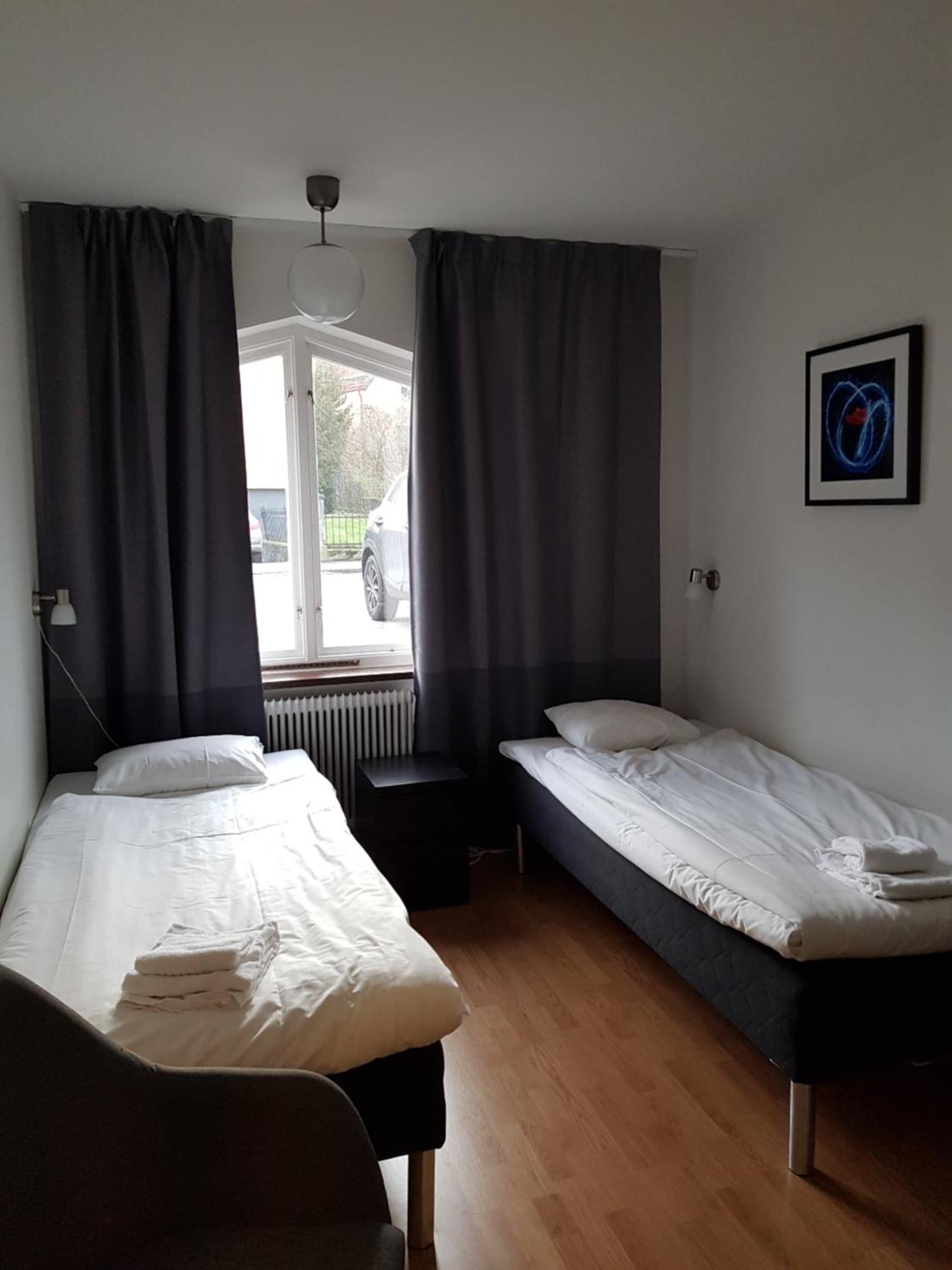 Double or Twin Room with Shared Bathroom photo 3