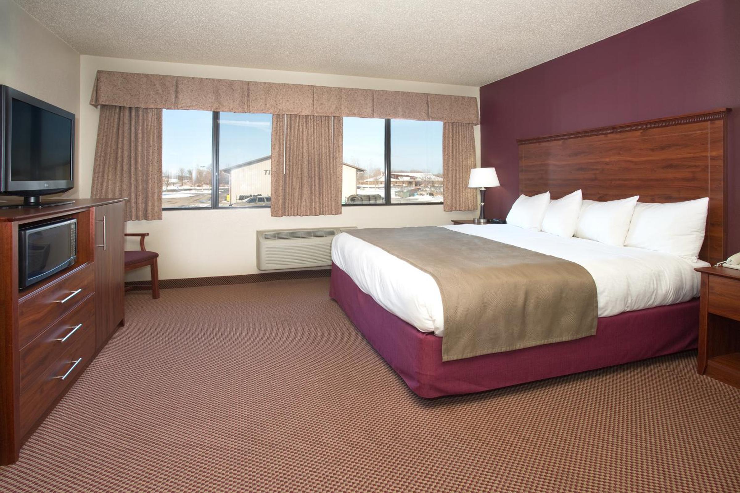 King Room - Non-Smoking - Photo 5