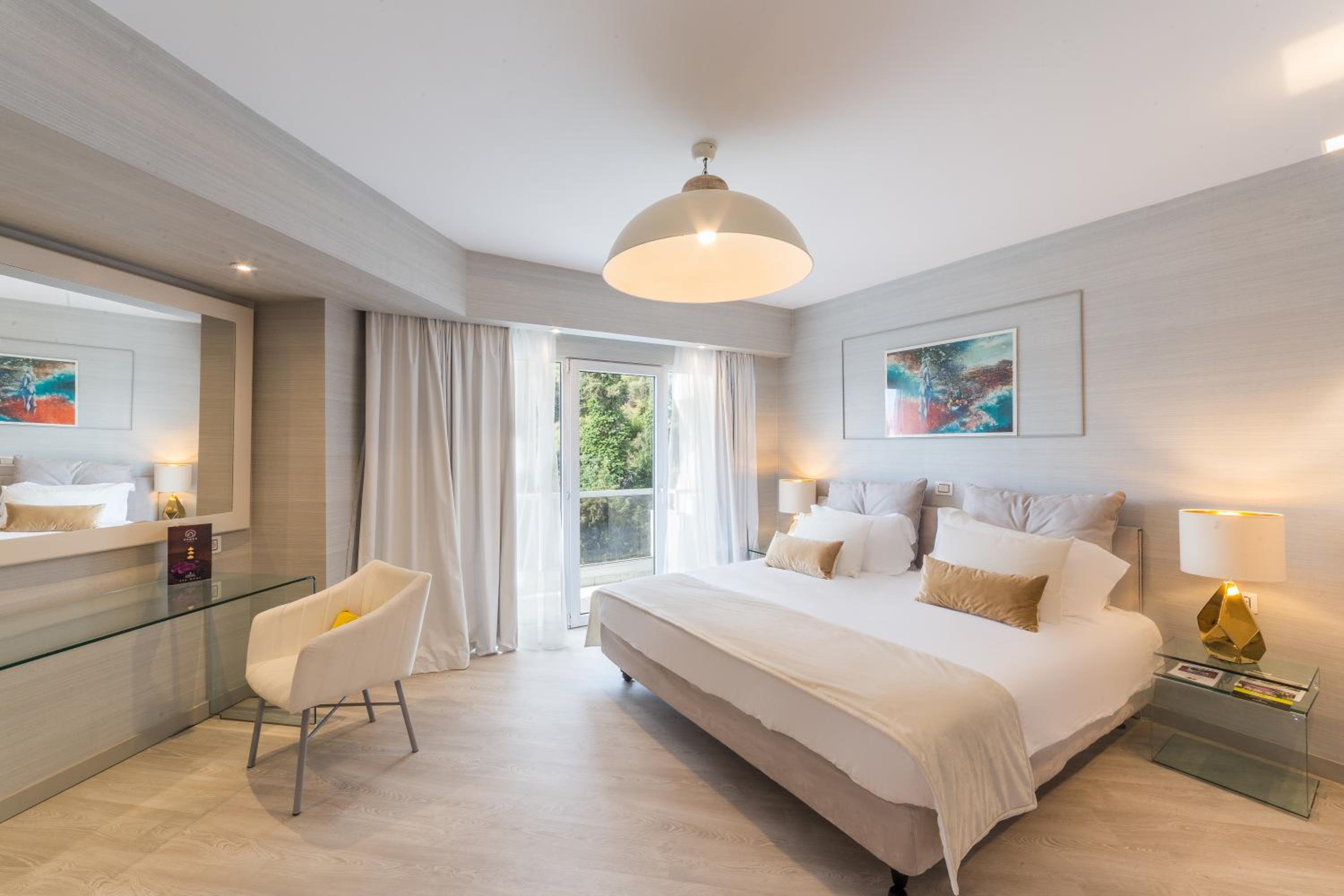 Signature Double with Private Balcony & Lycabettus/City View photo 1