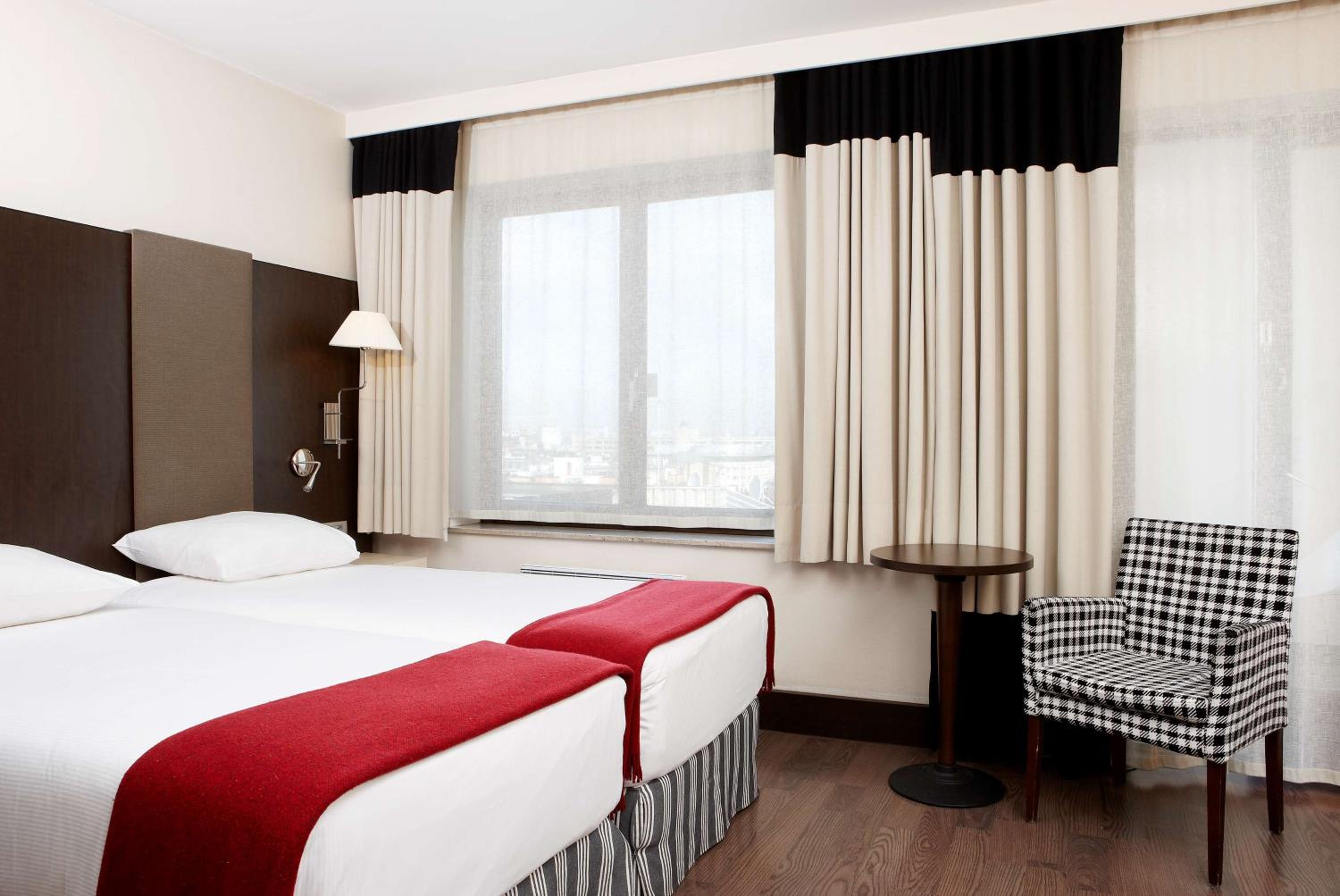 Standard Double or Twin Room - Photo 3