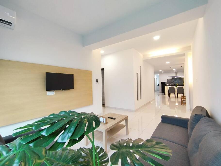 Three-Bedroom Apartment photo 1